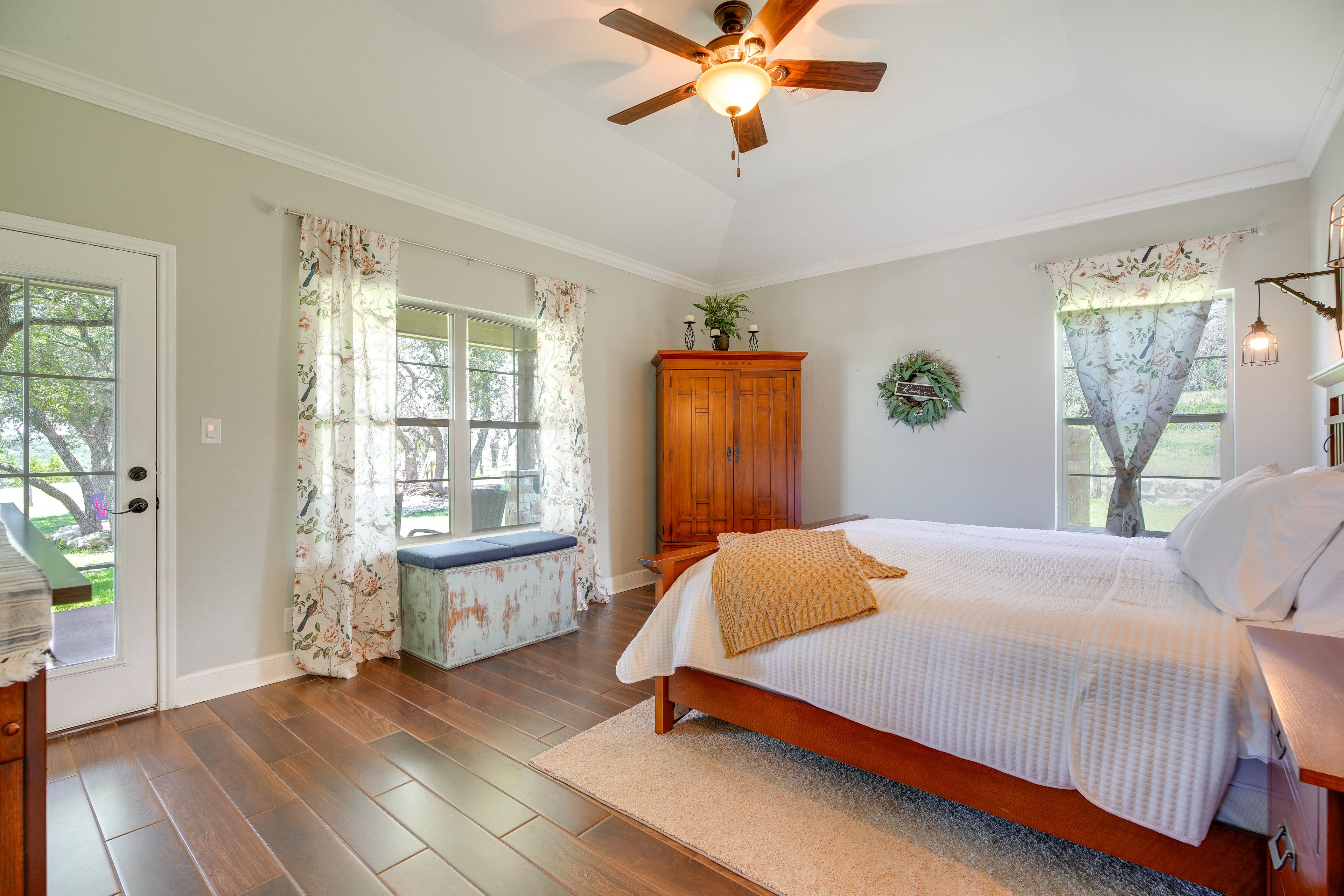 Bedroom 1 | 1st Floor | King Bed