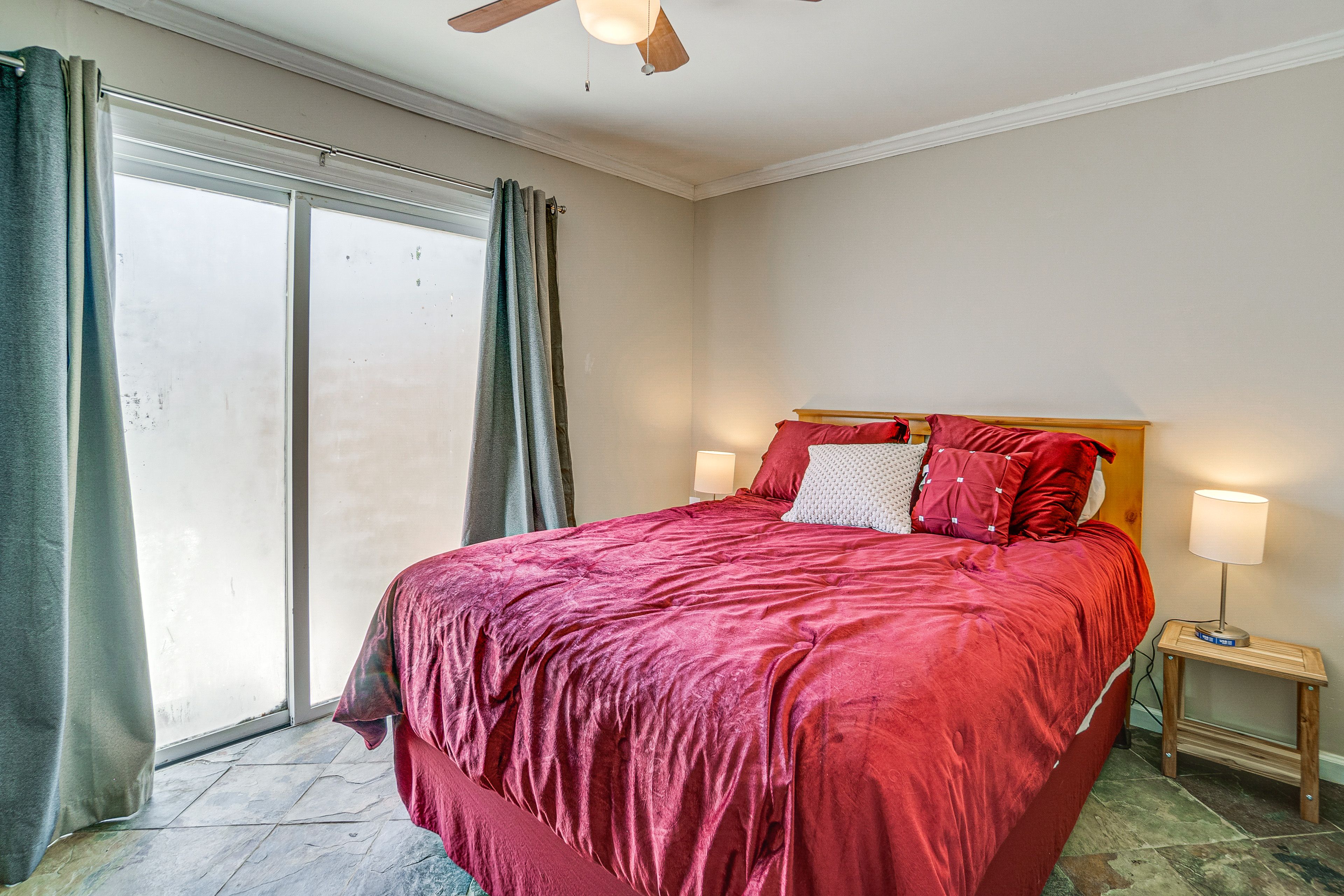 Bedroom 2 | Queen Bed