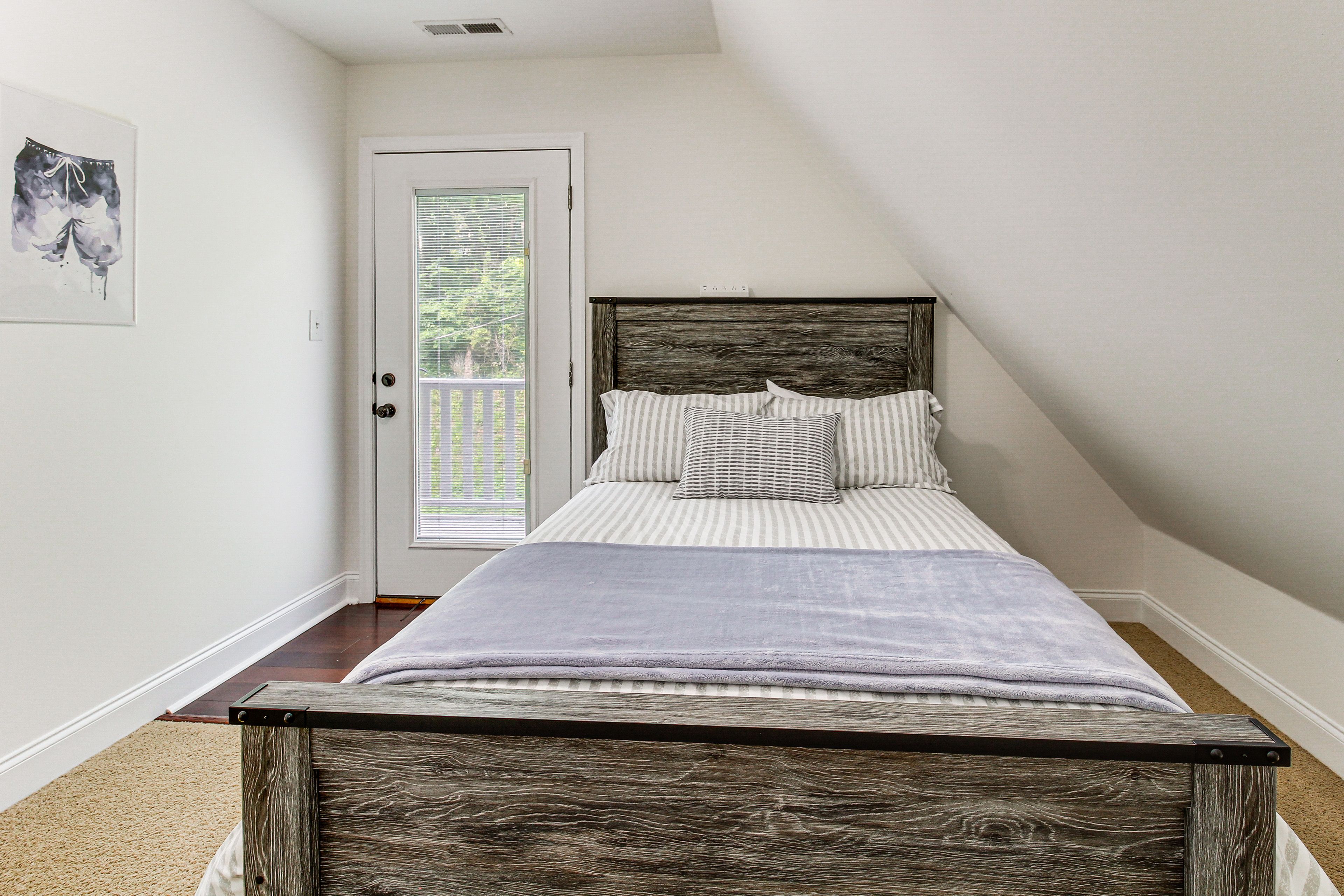 Bedroom 3 | Full Bed | 2nd Floor