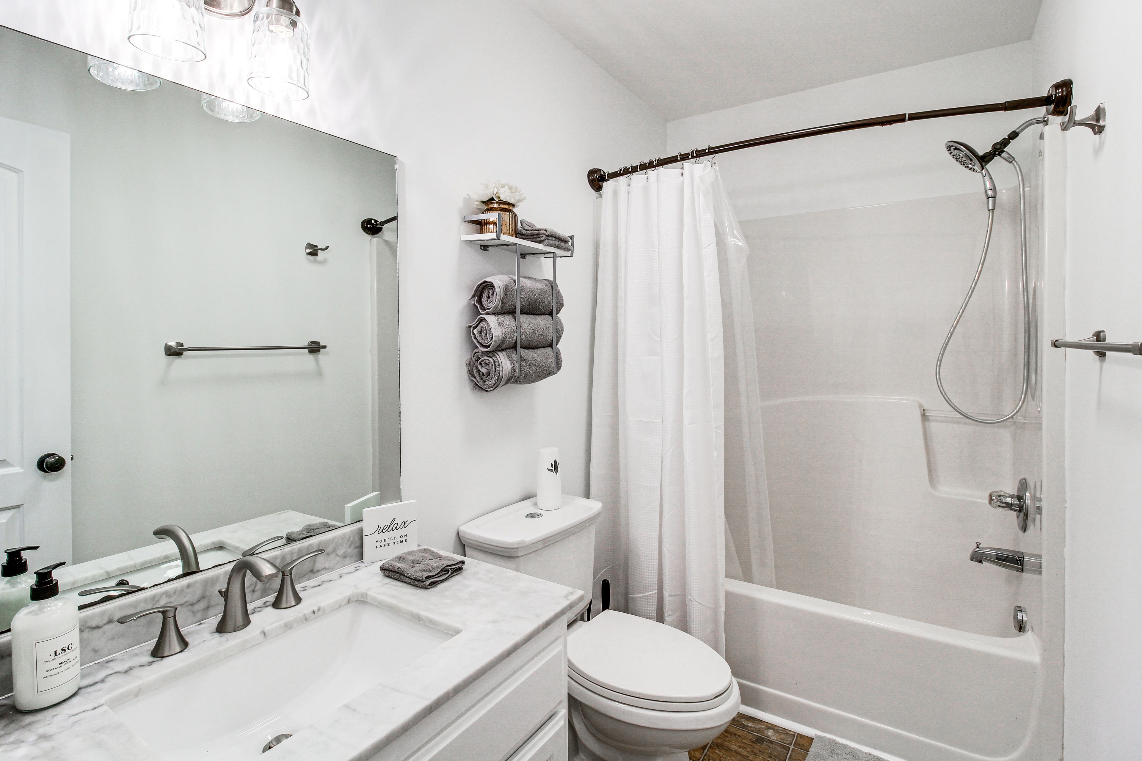Bathroom | 1st Floor