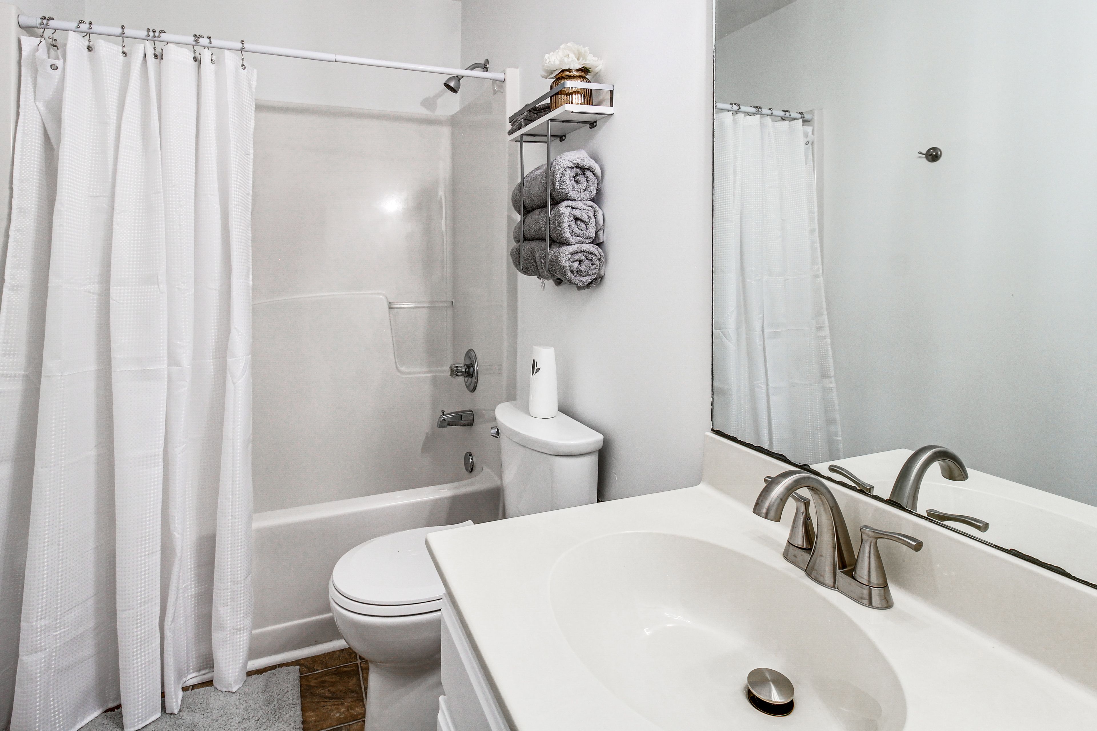 Bathroom | 2nd Floor