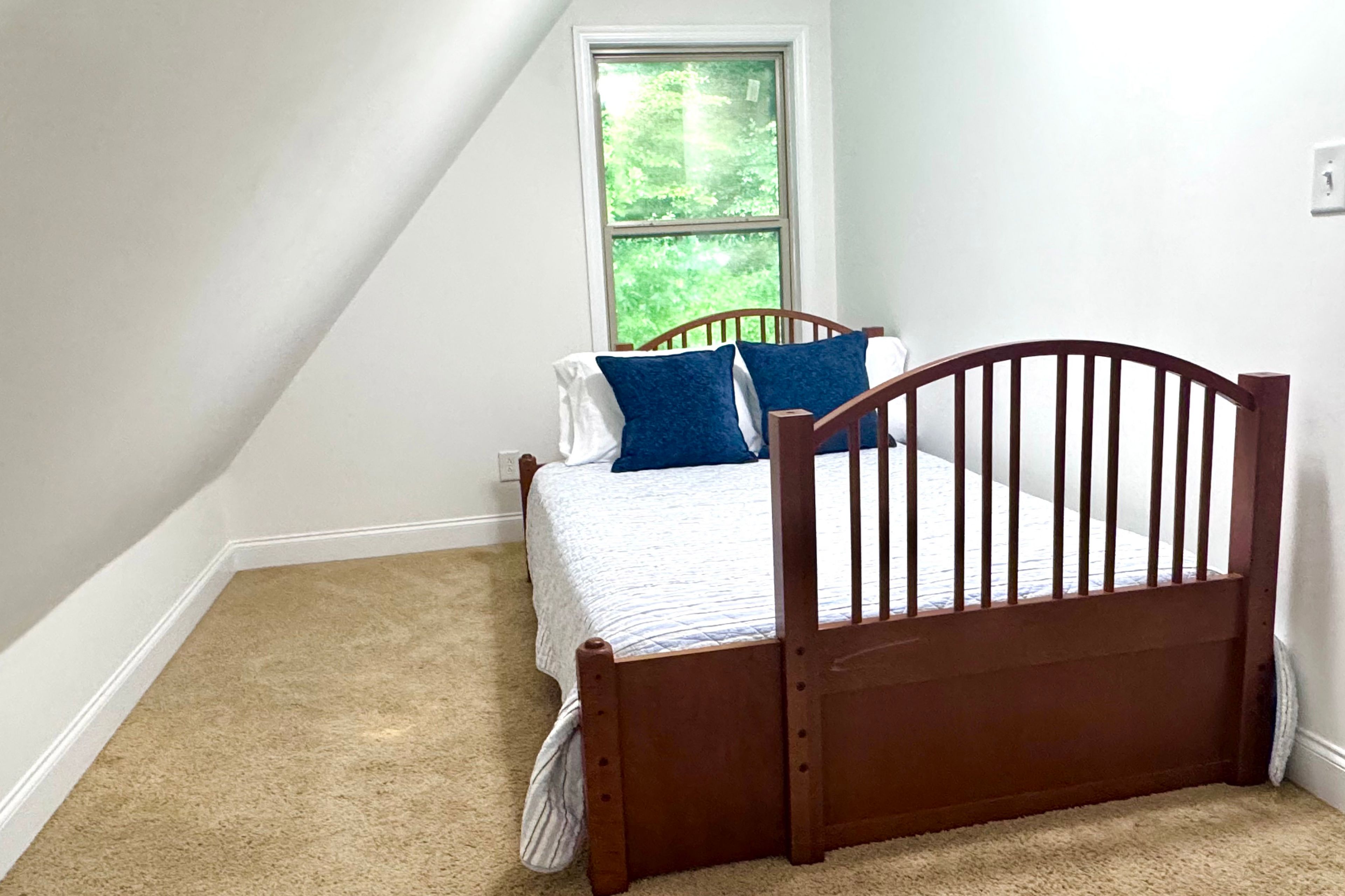 Loft | Full Bed | 2nd Floor