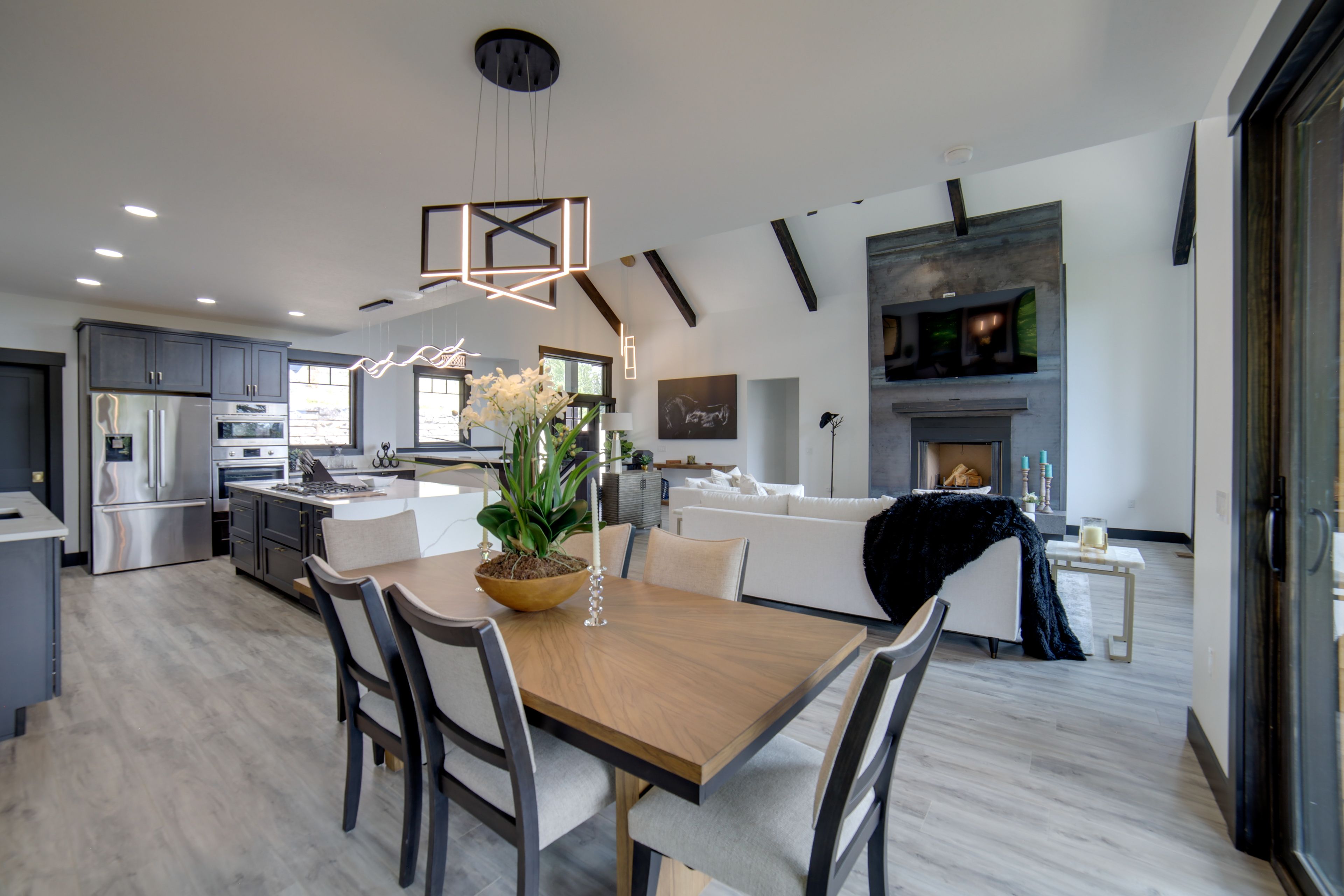 Dining Room | Main Level