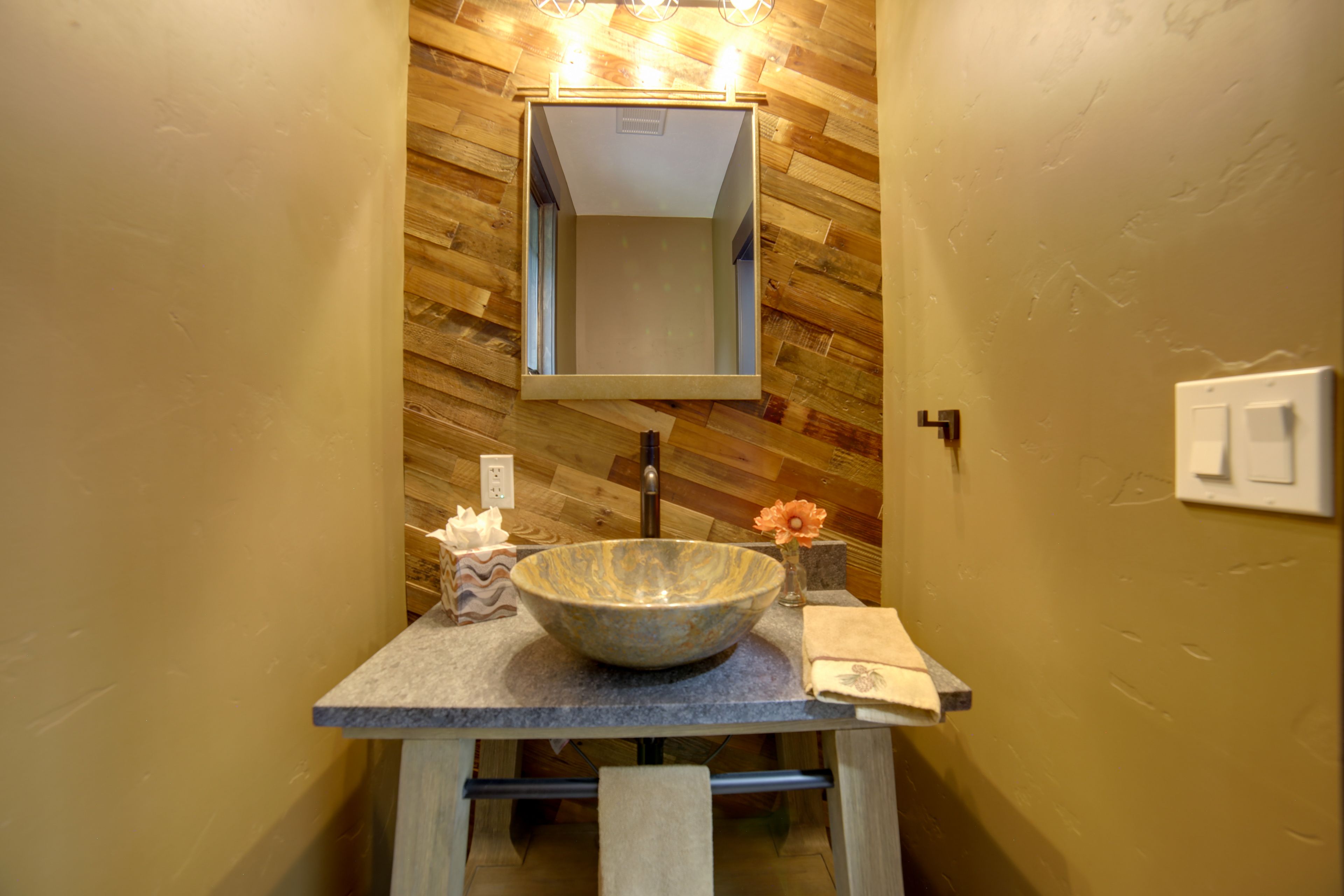 Half Bathroom | Main Level