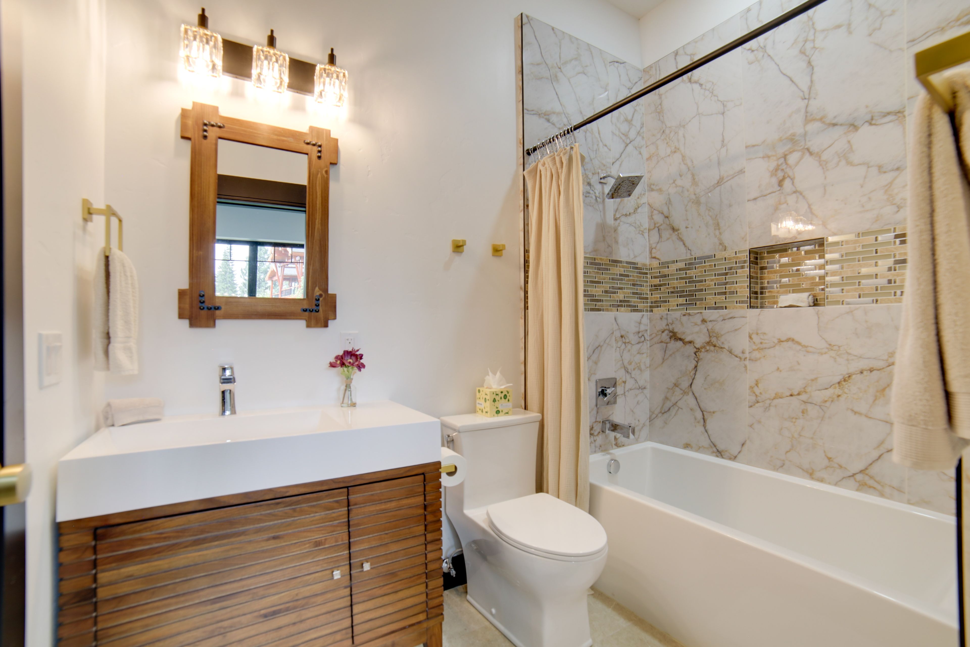 Full Bathroom | Lower Level