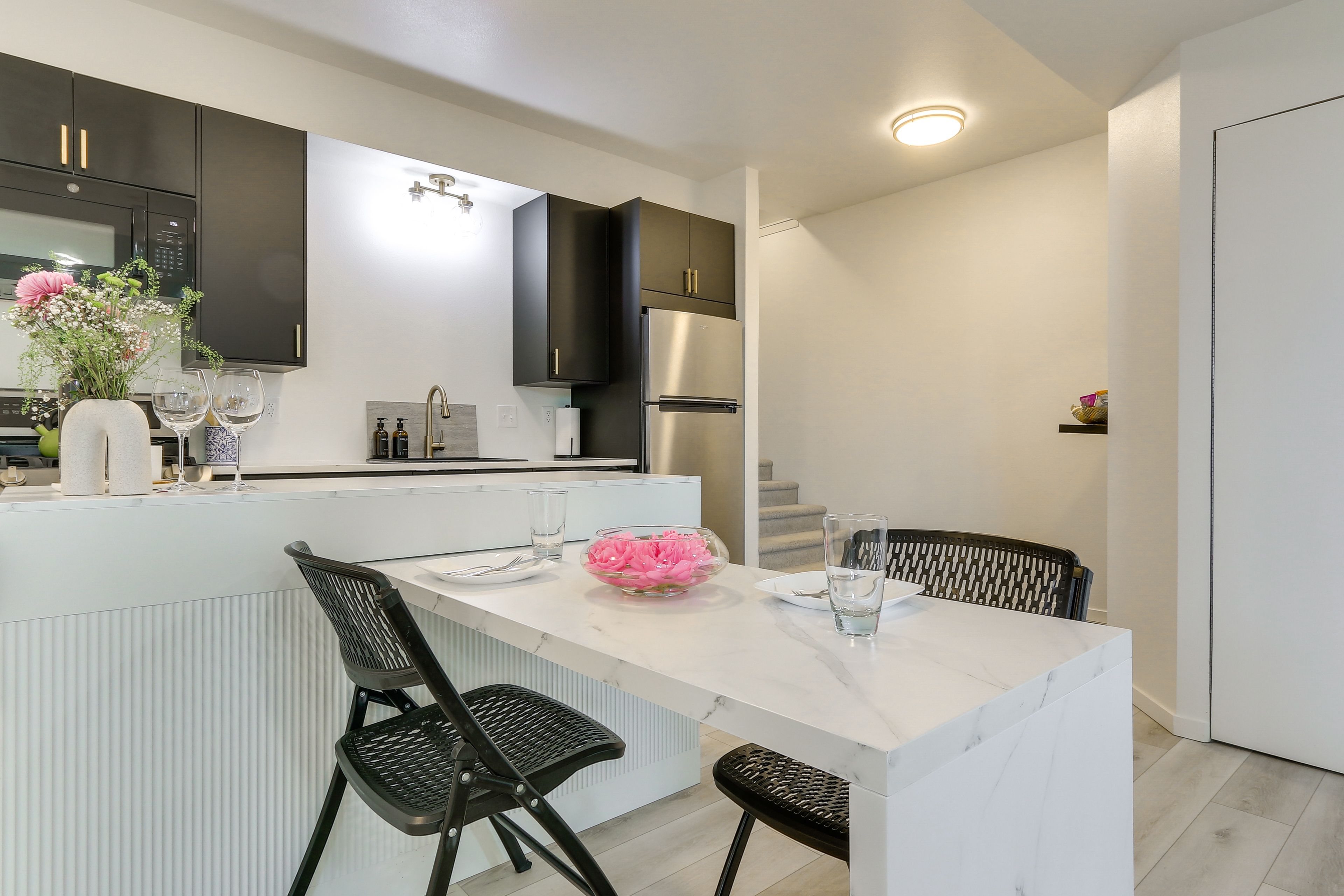 Dining Area & Kitchen