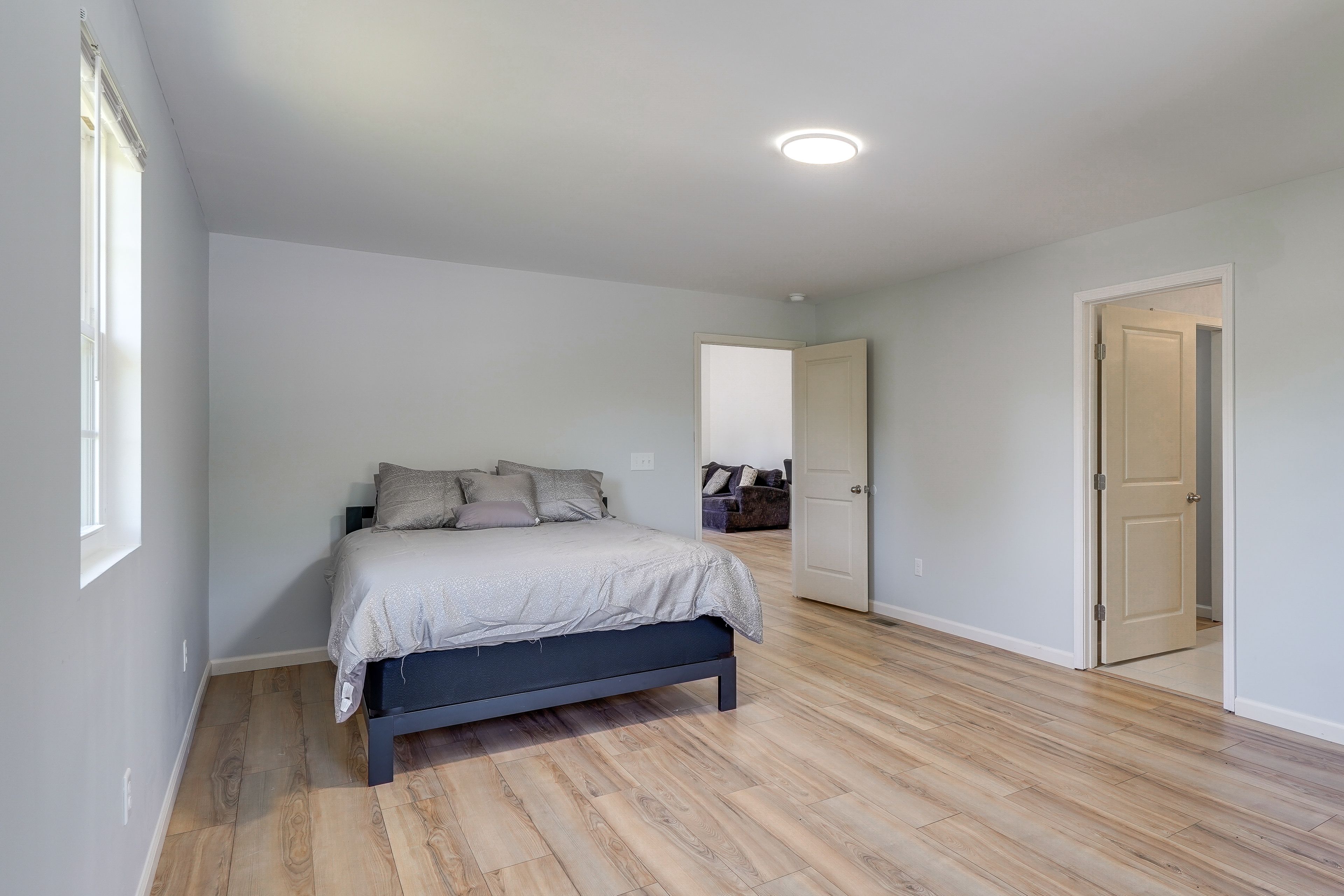 Bedroom 1 | King Bed