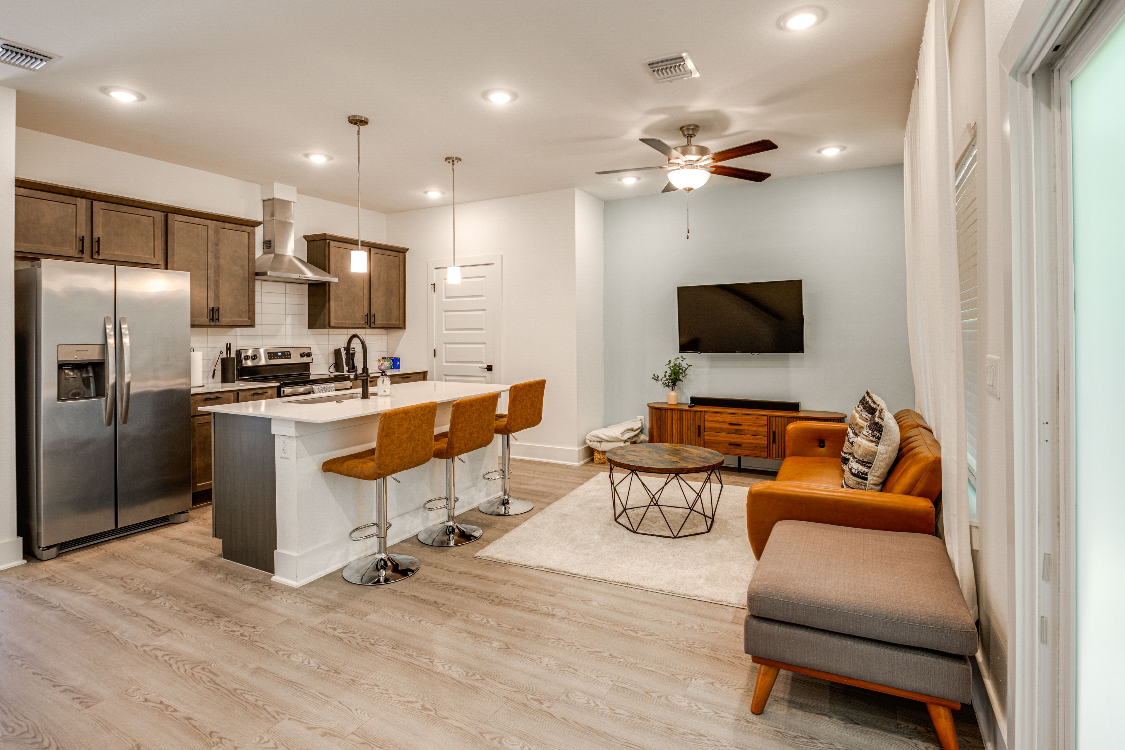 San Antonio Vacation Rental | 2BR | 2.5BA | 1,211 Sq Ft | Stairs Required