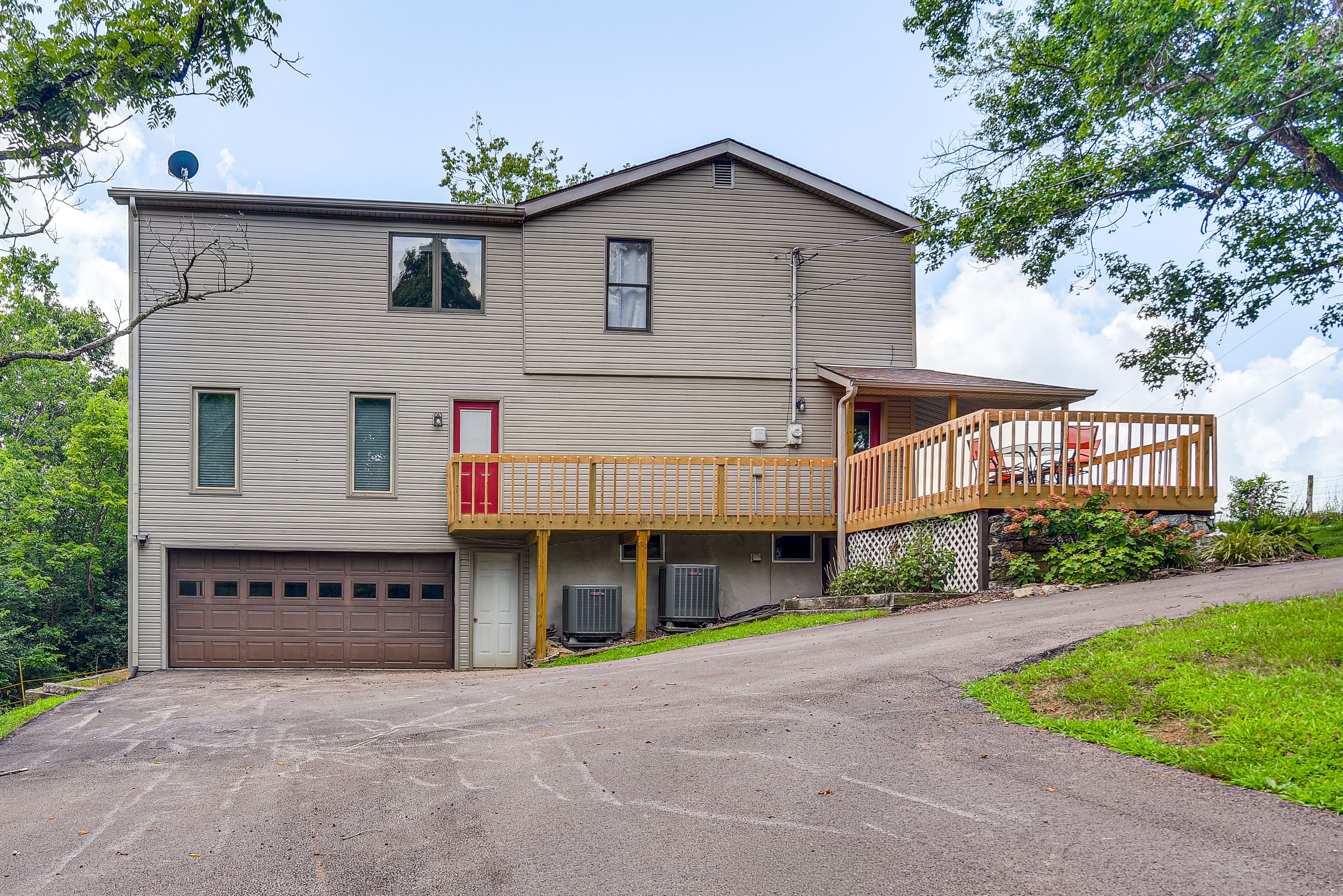 Garage Parking | 3 Vehicles | Upper & Lower Driveways | 6 Vehicles