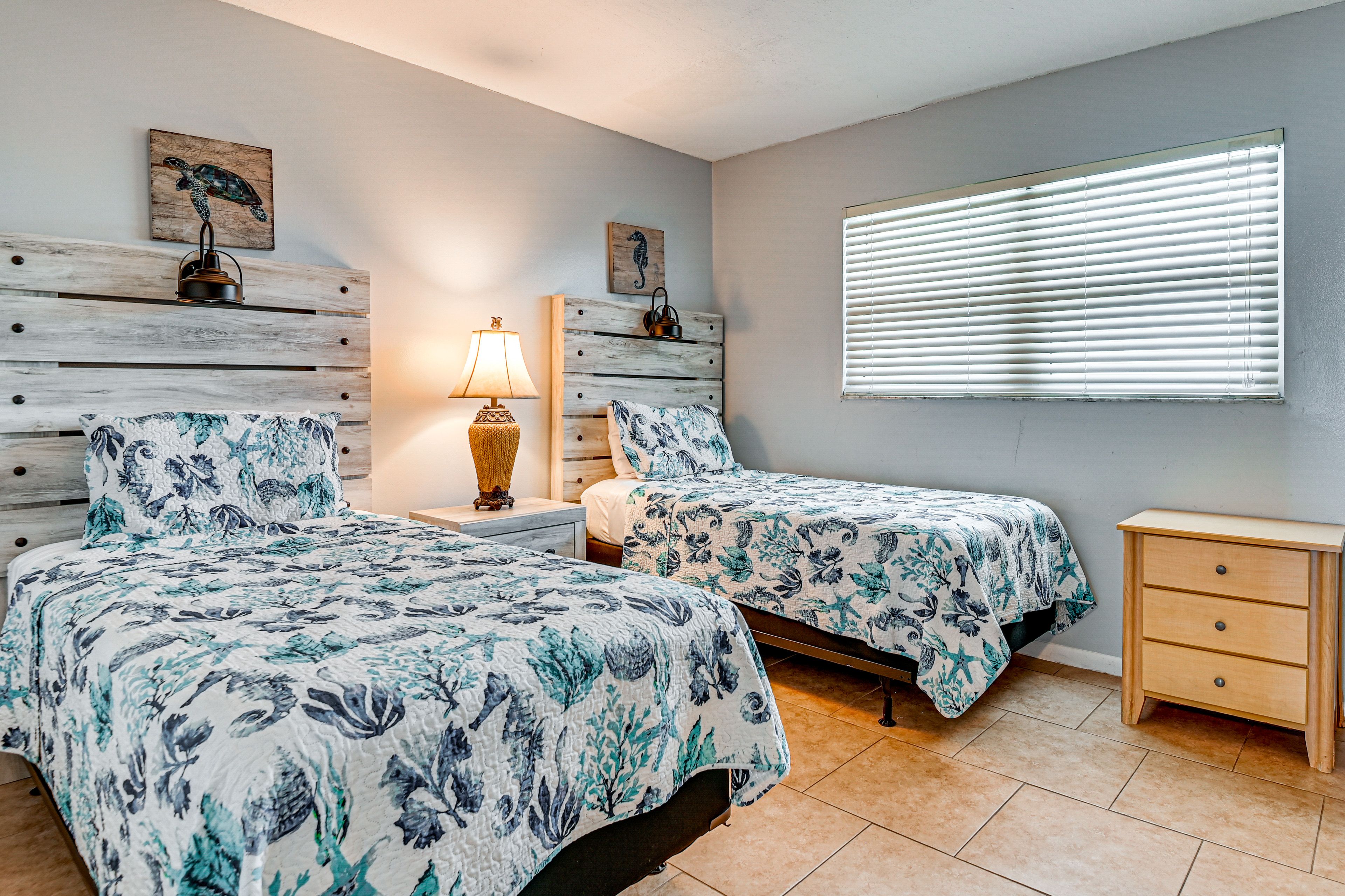 Bedroom 2 | 2 Twin Beds