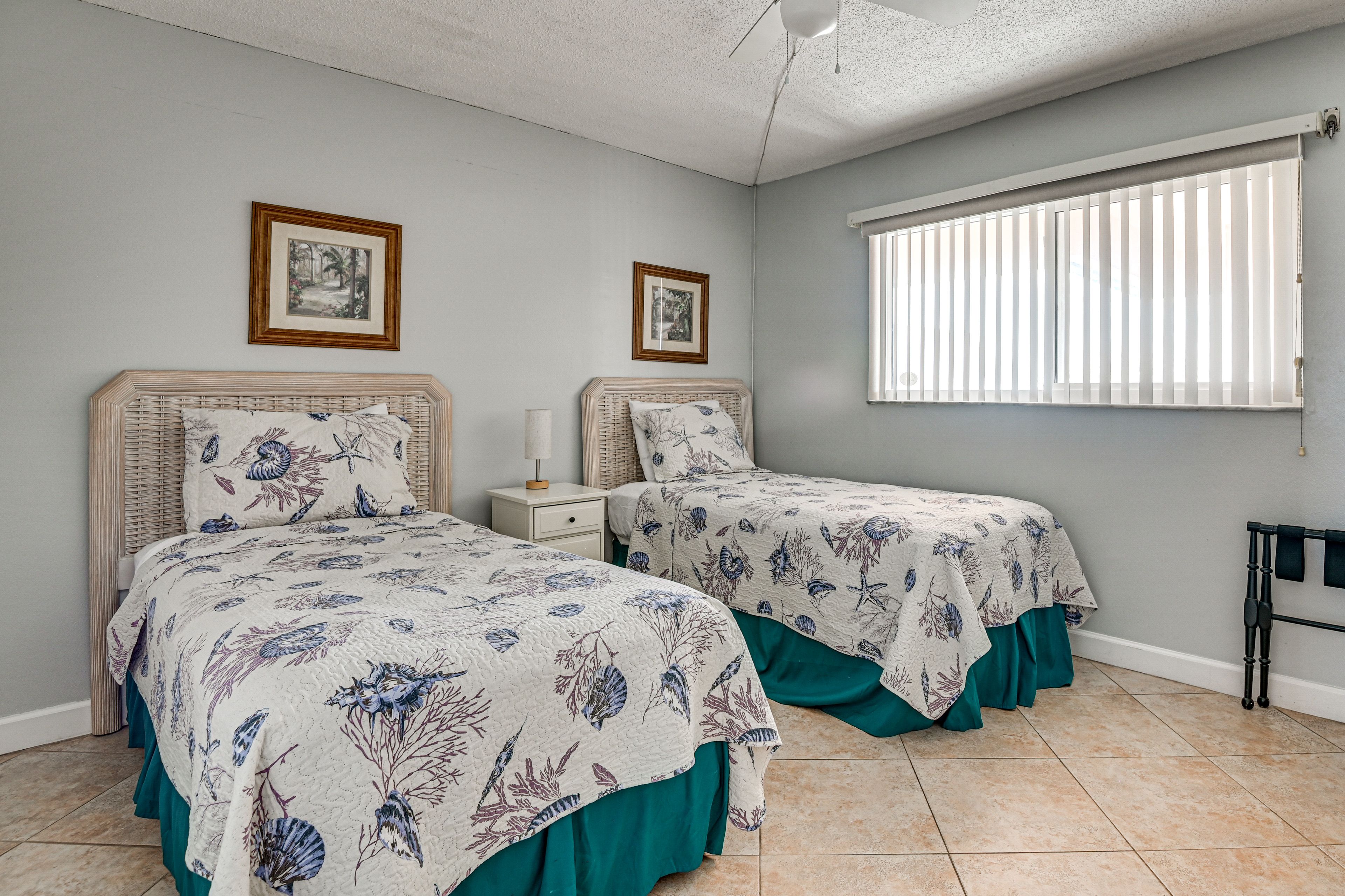Bedroom 2 | 2 Twin Beds