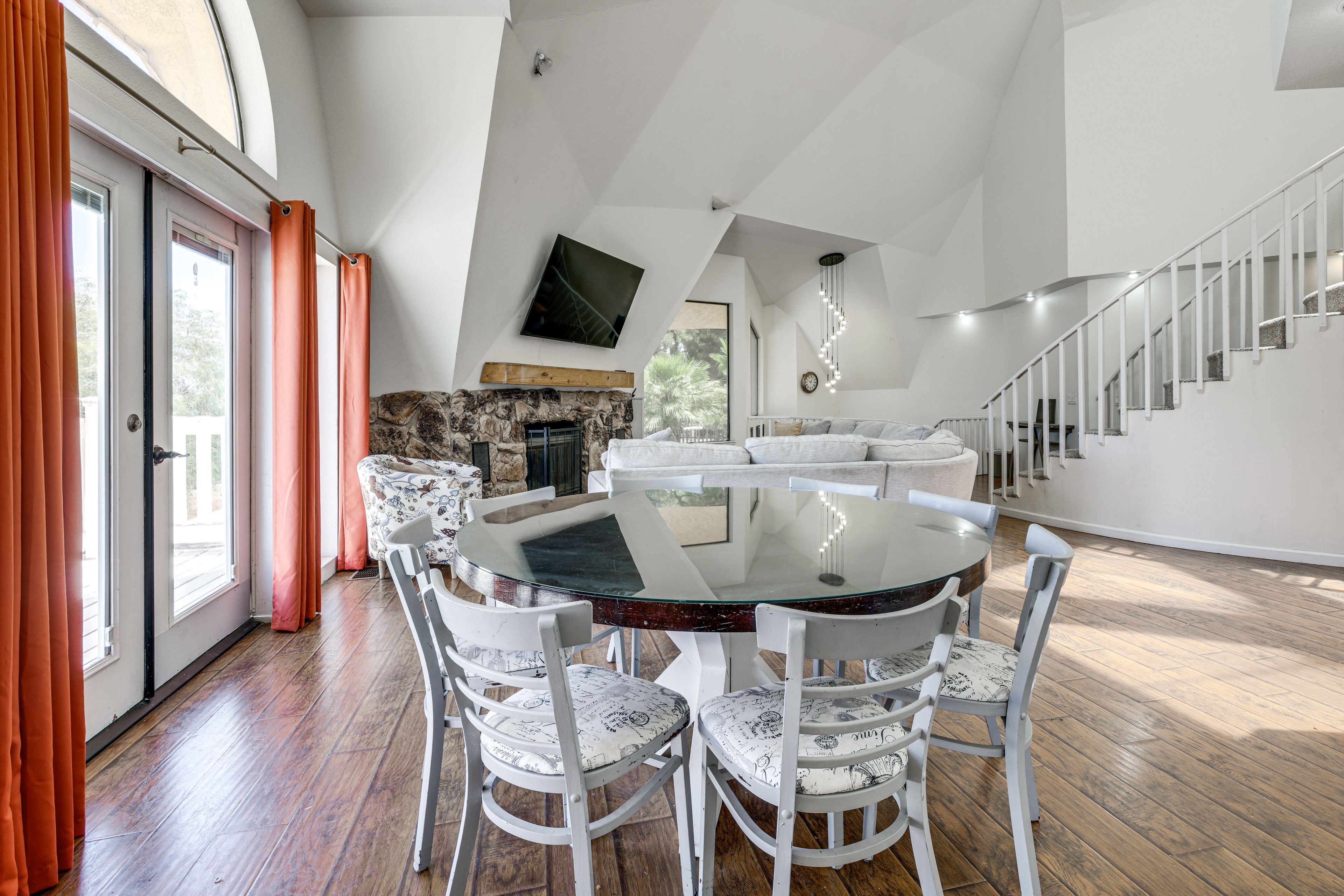 Dining Area | Main Level