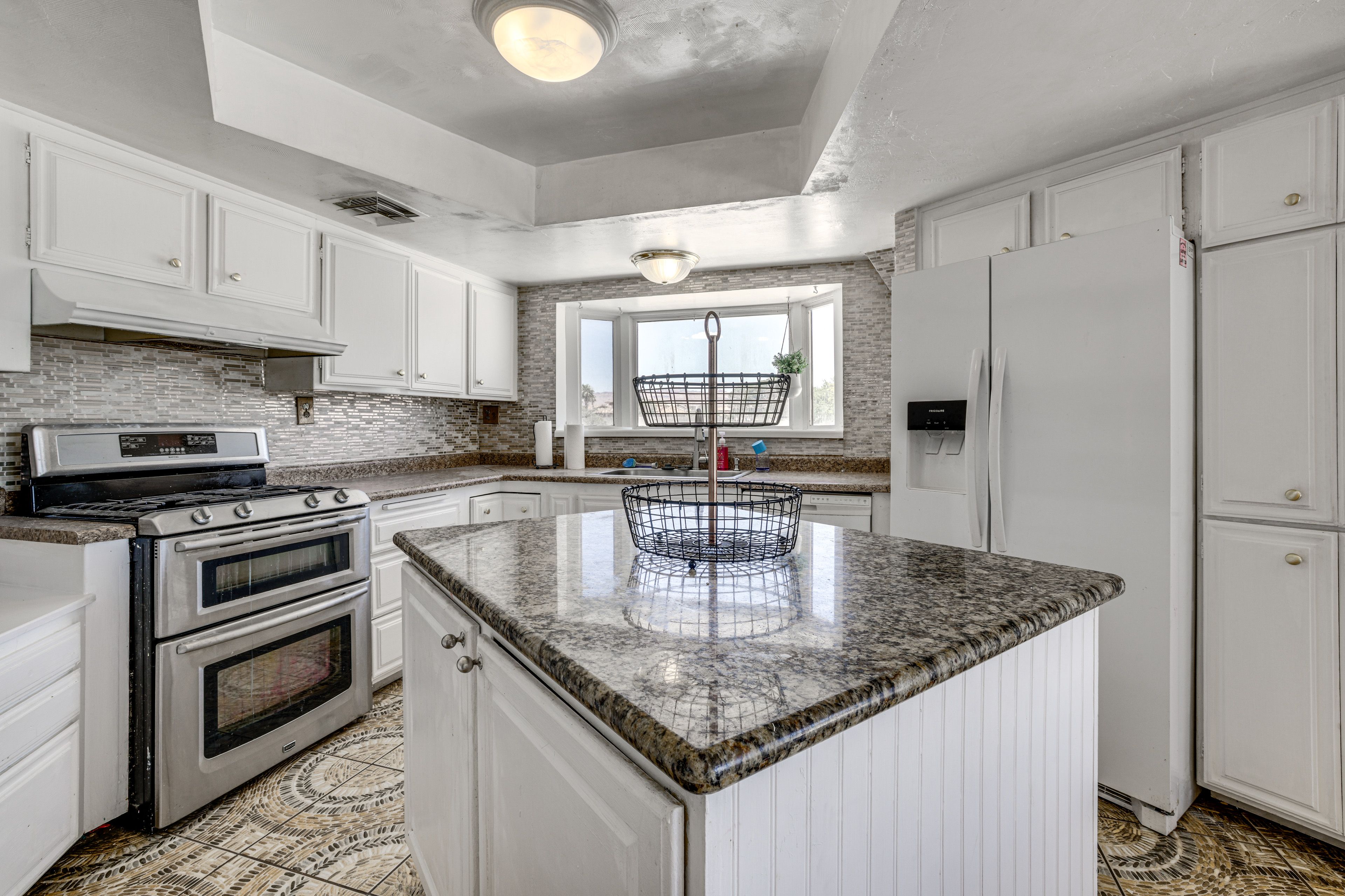 Kitchen | Main Level