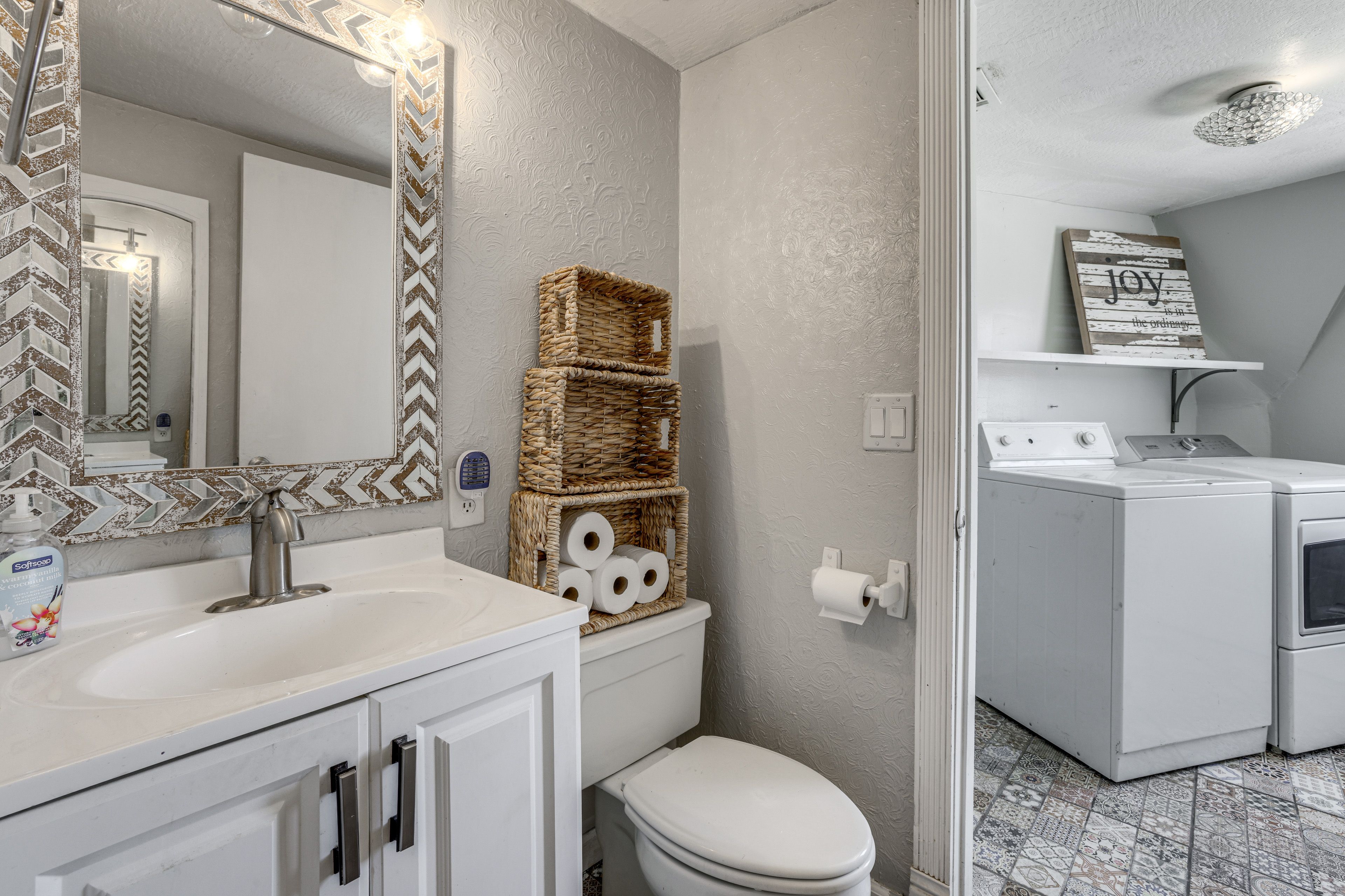 Half Bathroom | Main Level