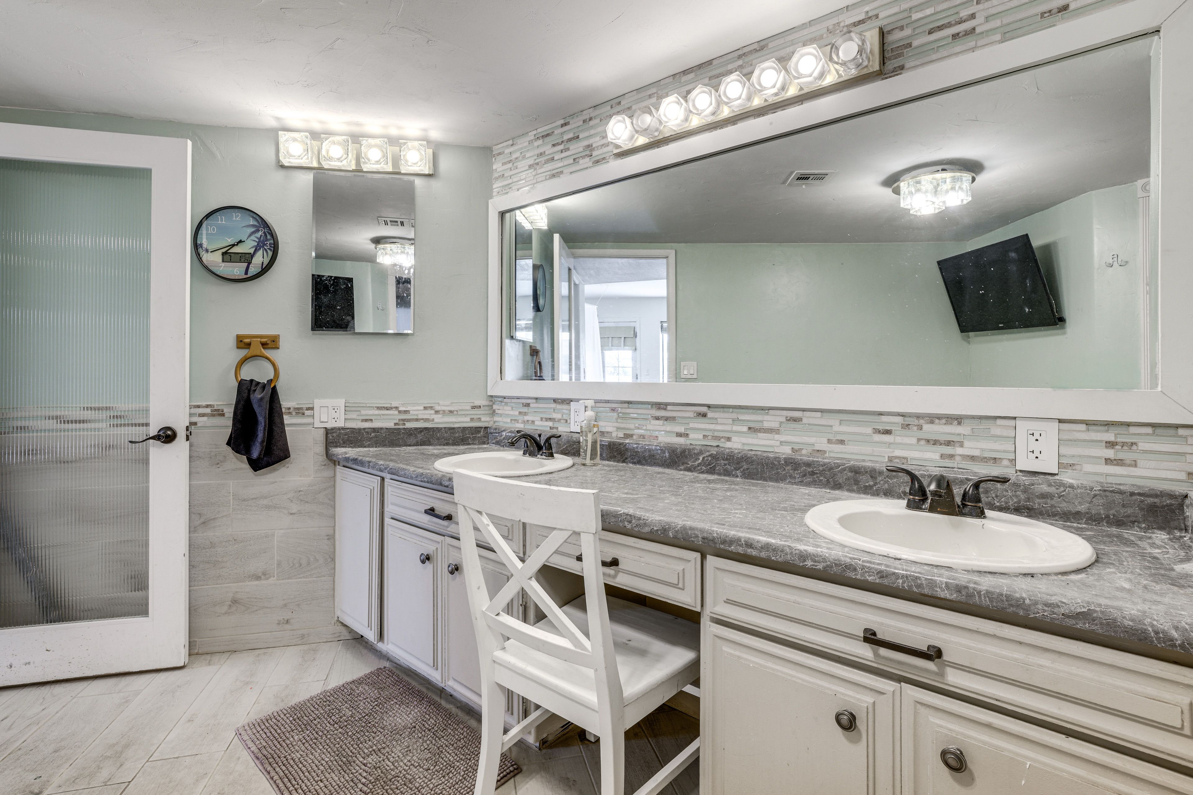 Full Bathroom | Main Level