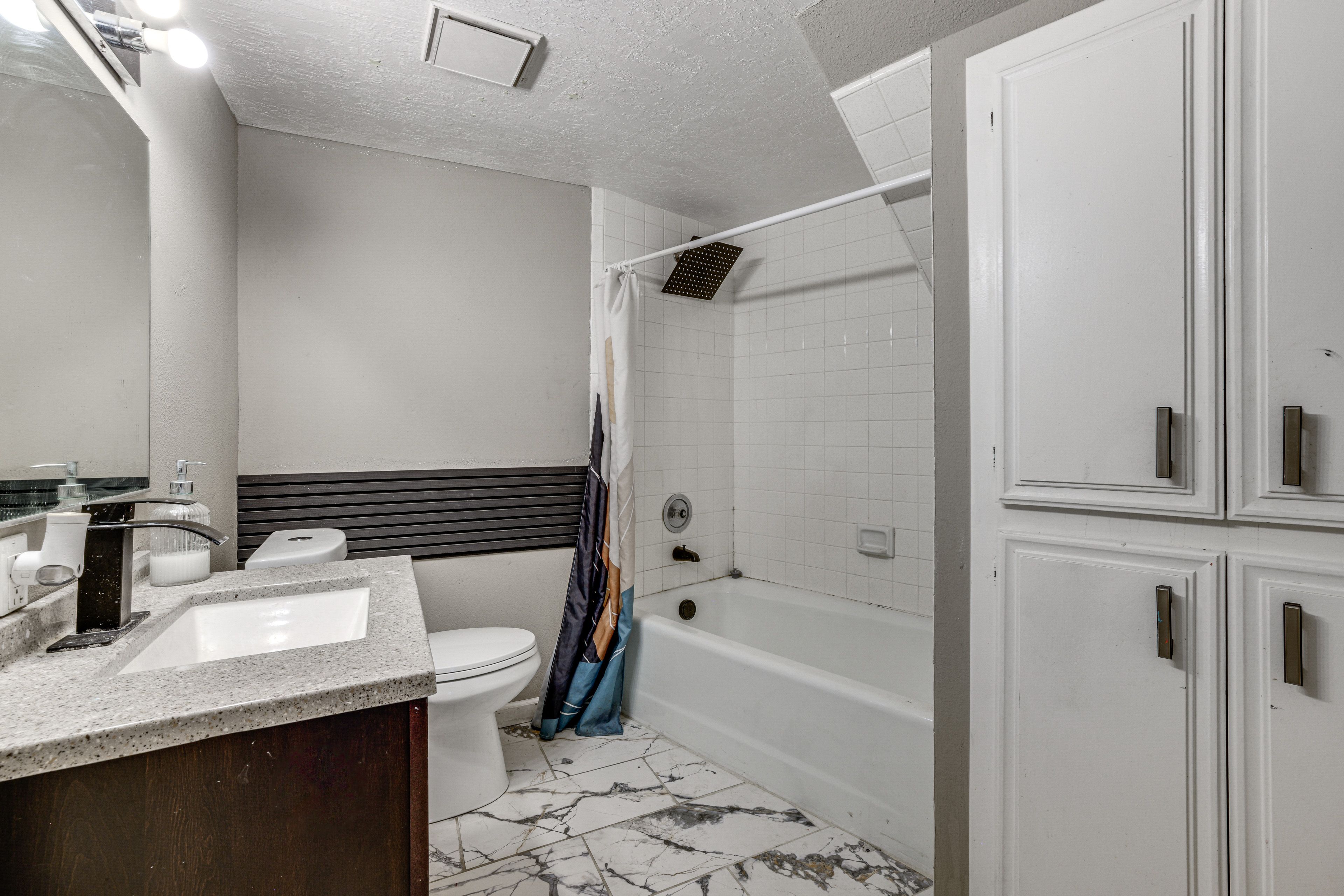 Full Bathroom | Lower Level