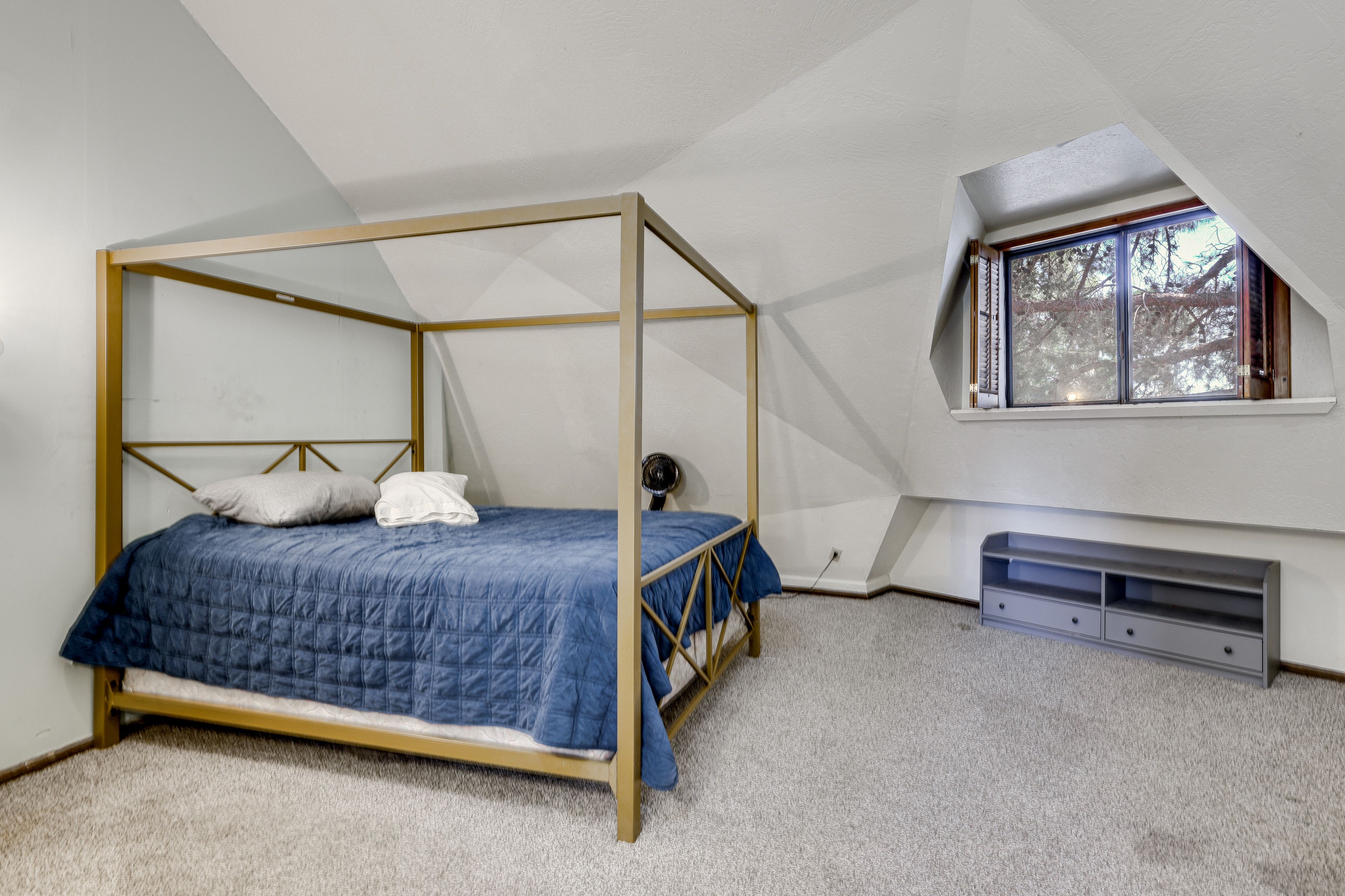 Bedroom 2 | Upper Level | Queen Bed