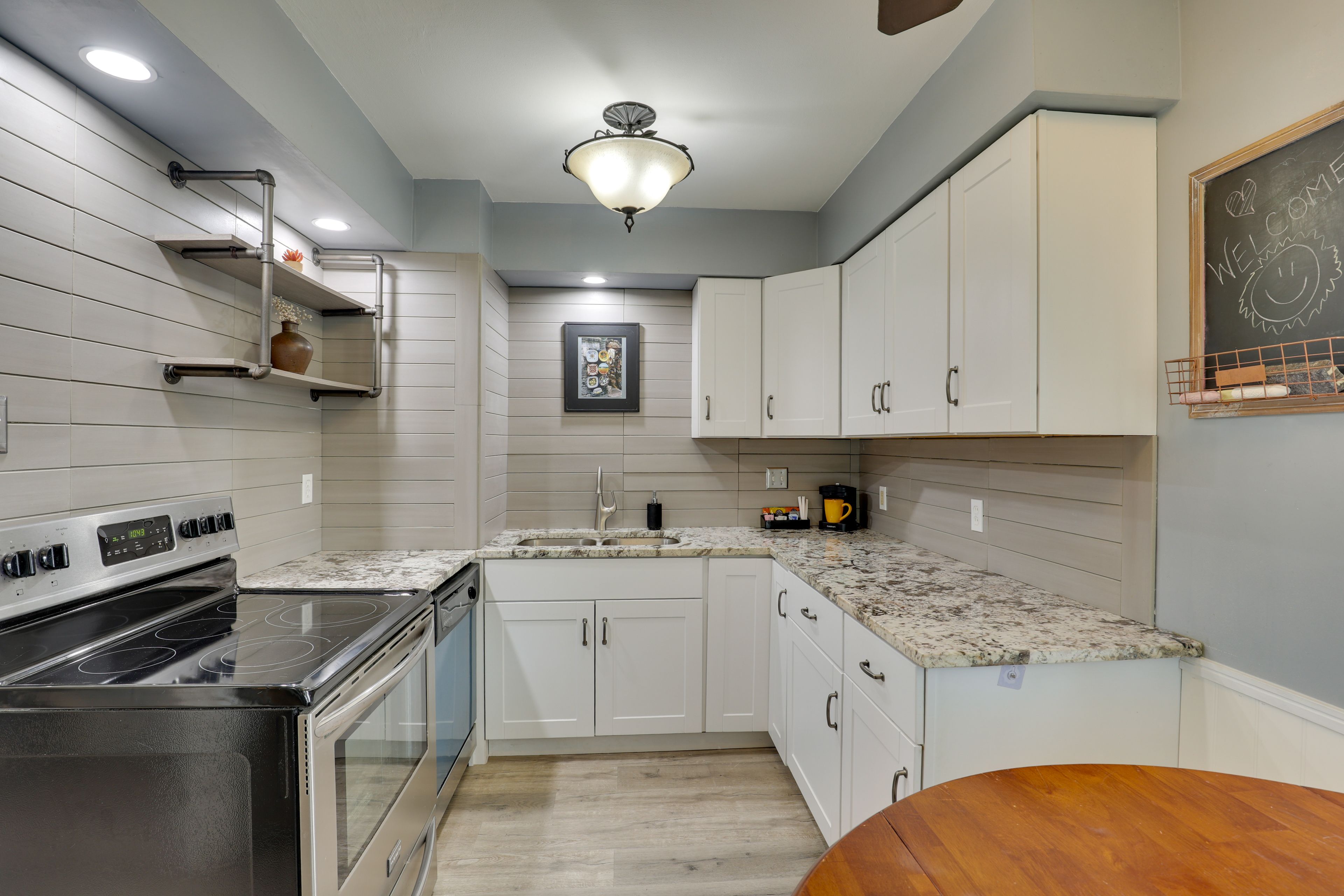 Kitchen | Dishwasher | Refrigerator