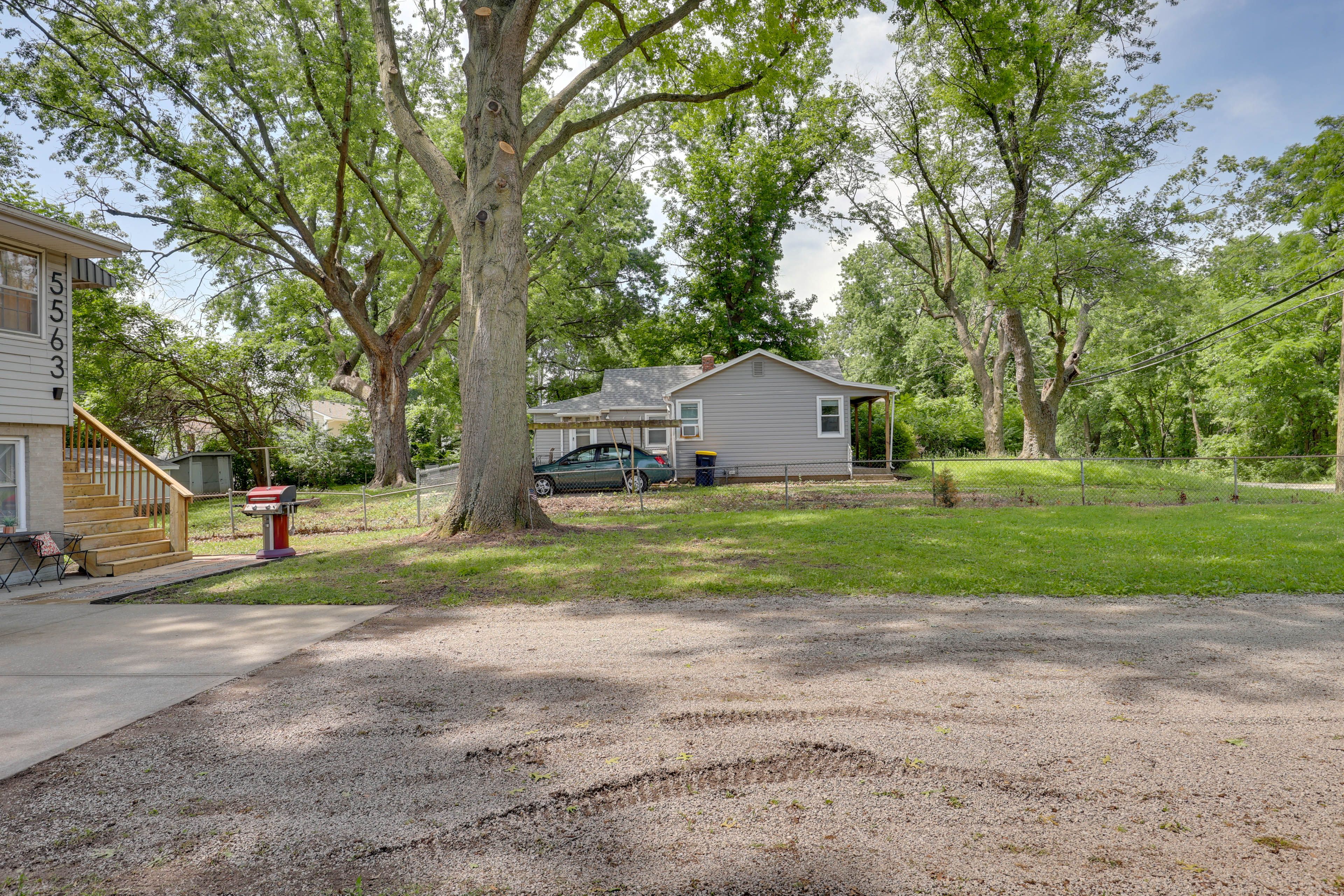 Parking | Spacious Driveway | Trailer Parking Allowed On-Site