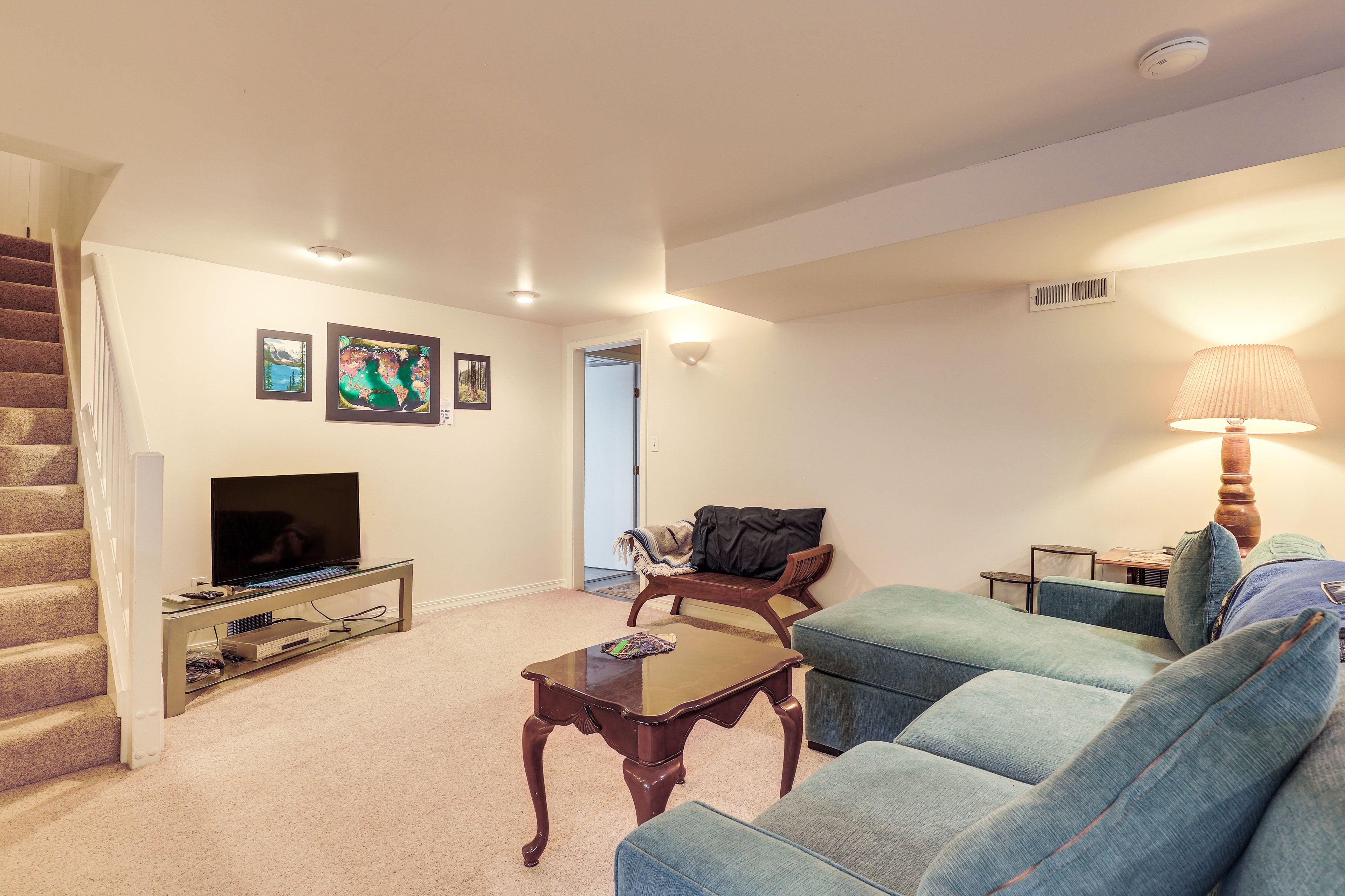 Living Area | Full Bed