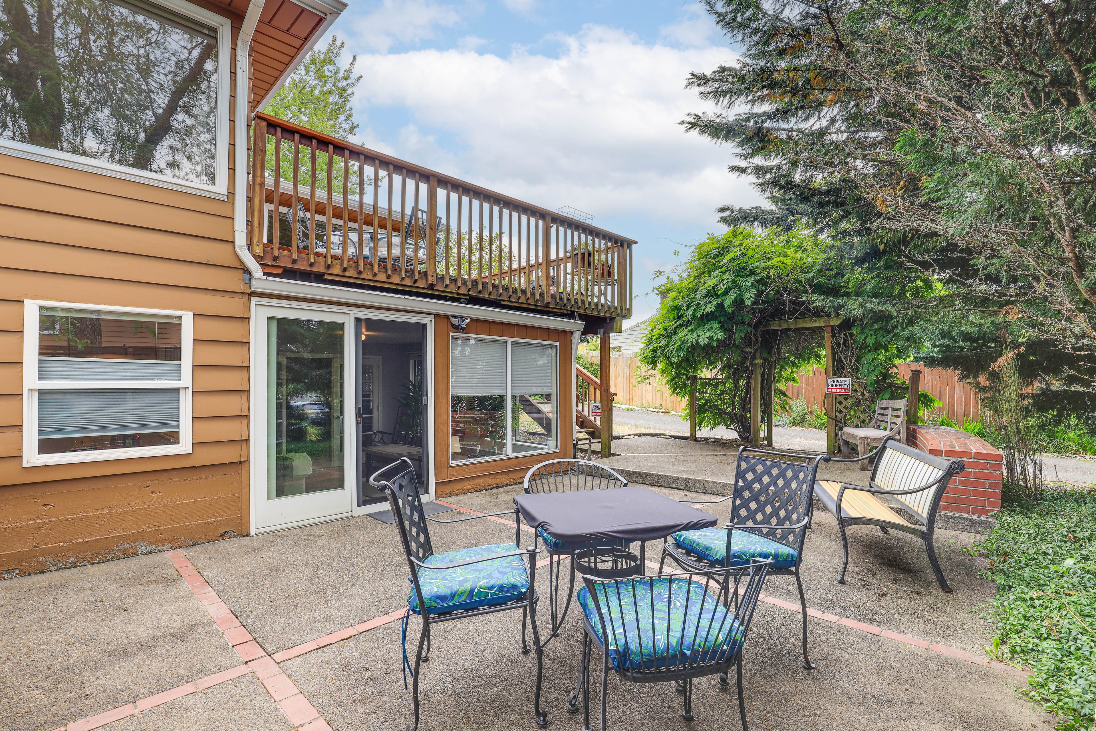 Milwaukie Vacation Rental | 1BR | 1BA | 1,200 Sq Ft