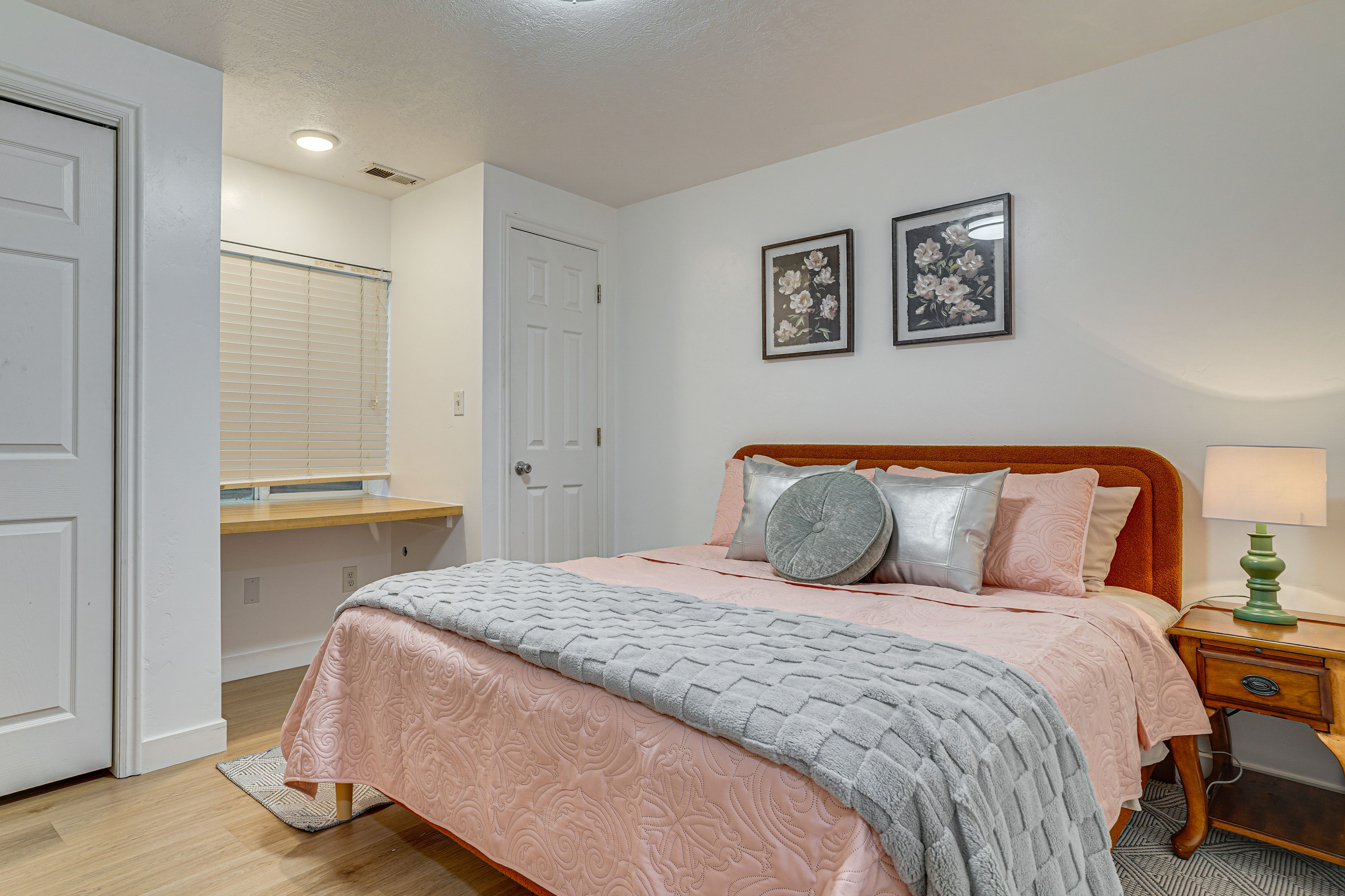 Bedroom 1 | King Bed