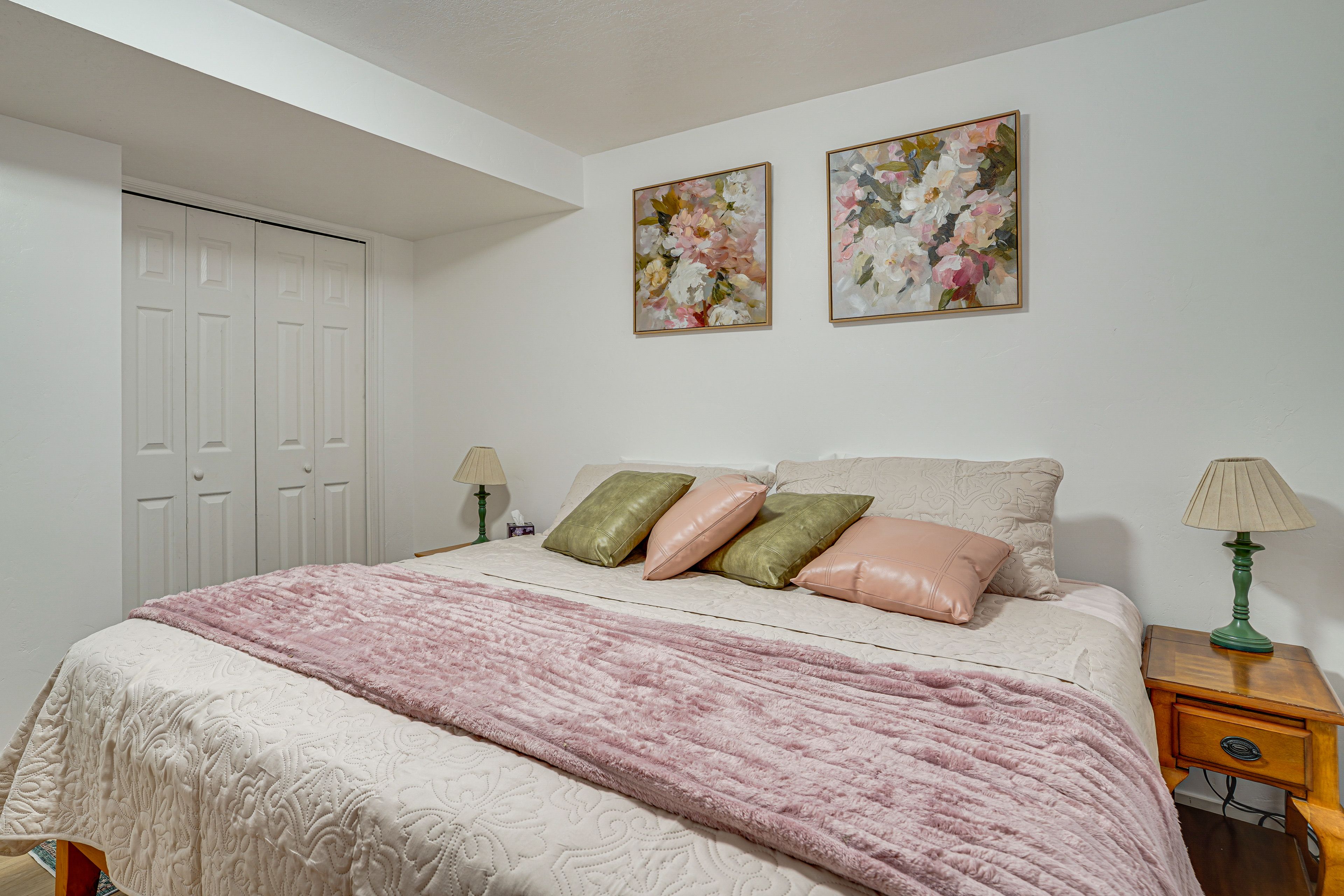 Bedroom 2 | King Bed