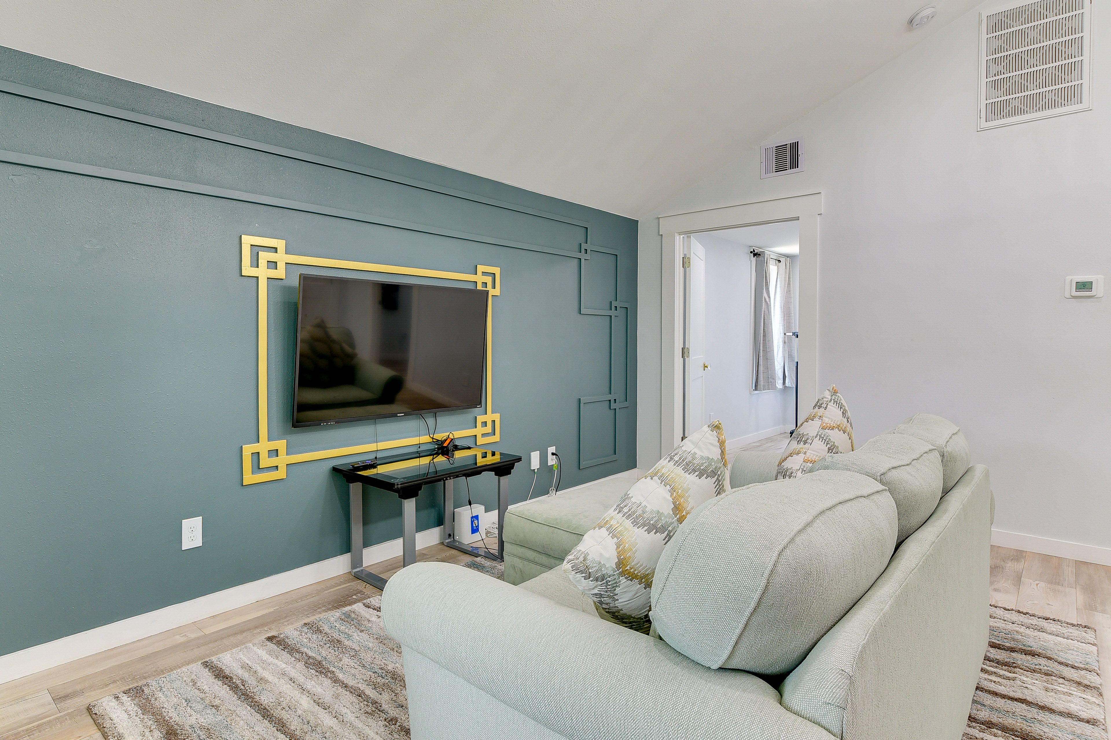 Living Room | Sleeper Sofa