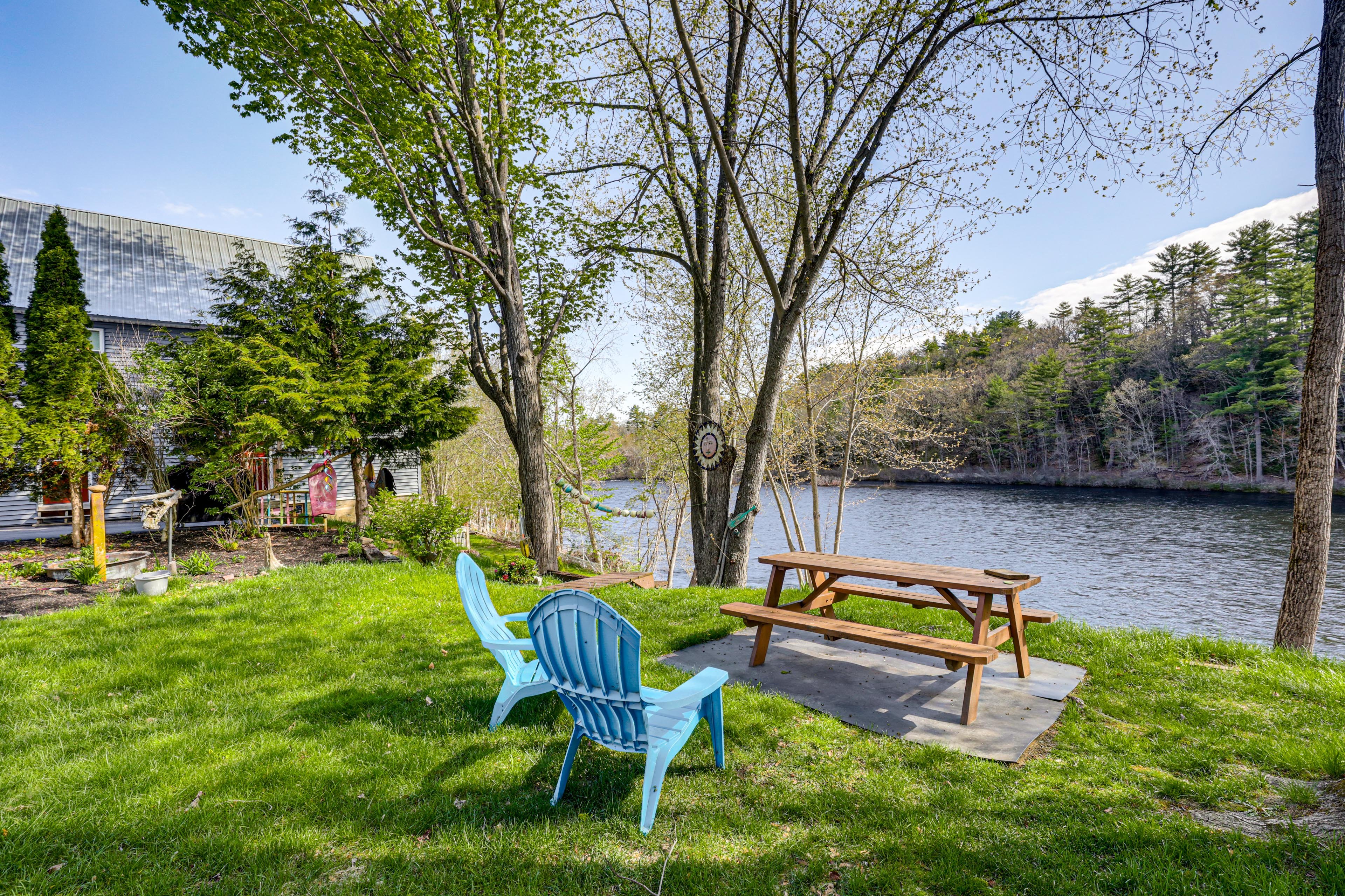 Yard | Picnic Table | River Views