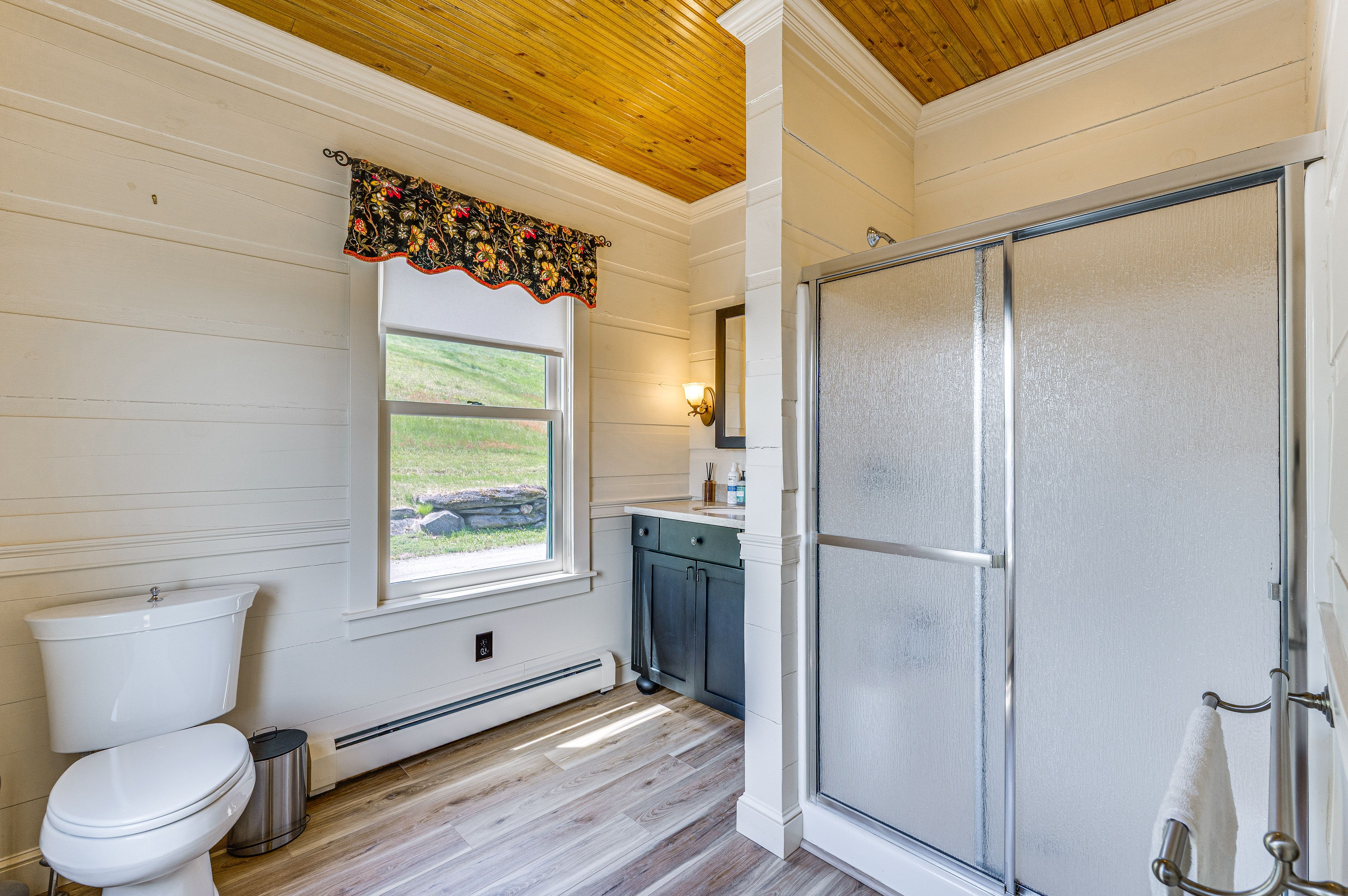 Bathroom | 1st Floor