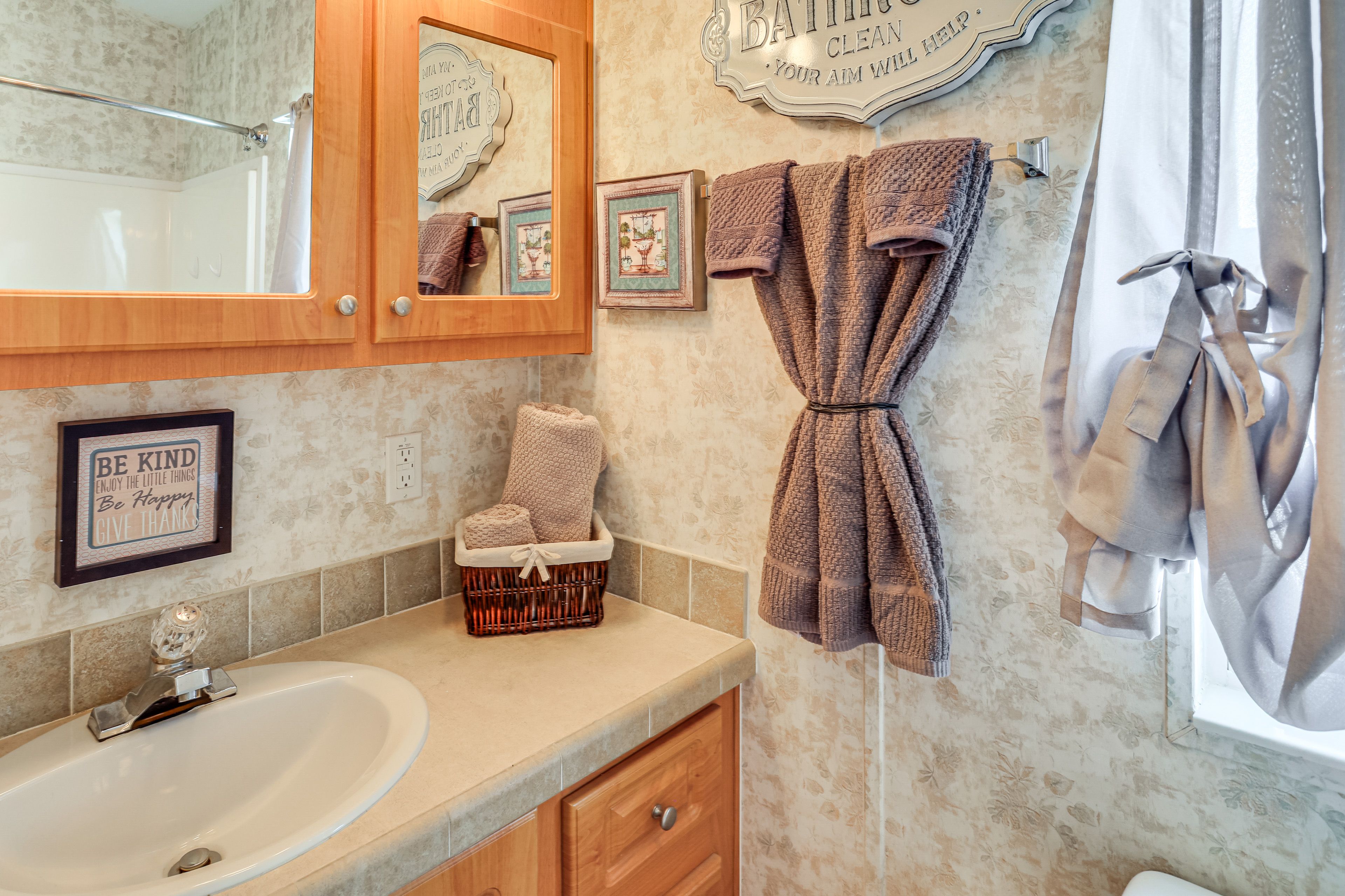 Full Bathroom