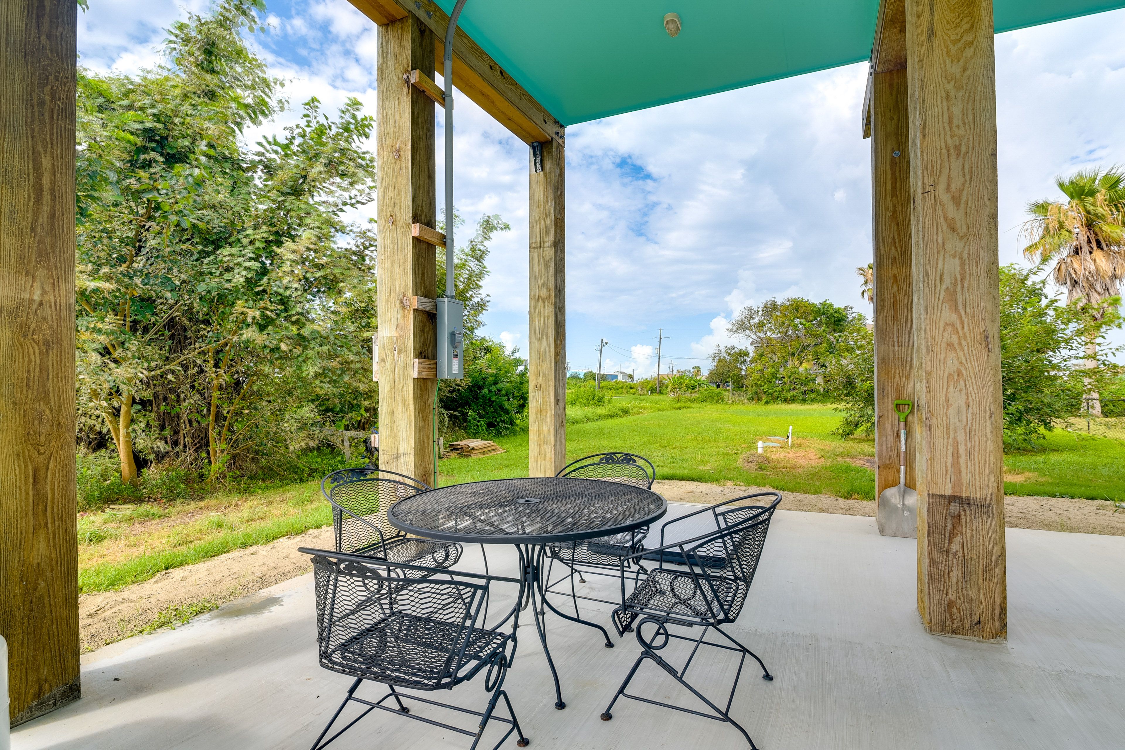 Crystal Beach Vacation Rental | 1BR | 1BA | 576 Sq Ft