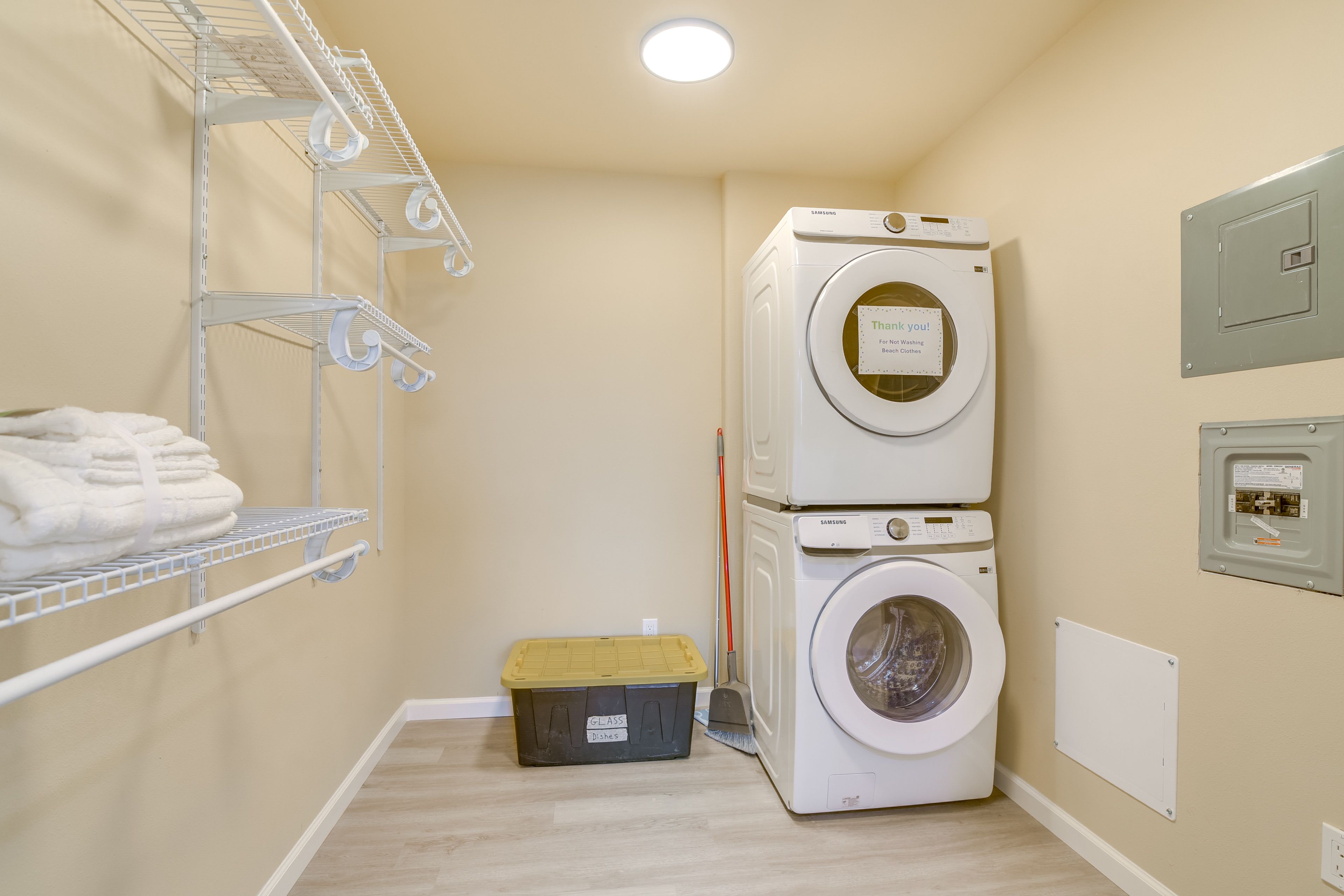 Walk-In Closet | Washer/Dryer