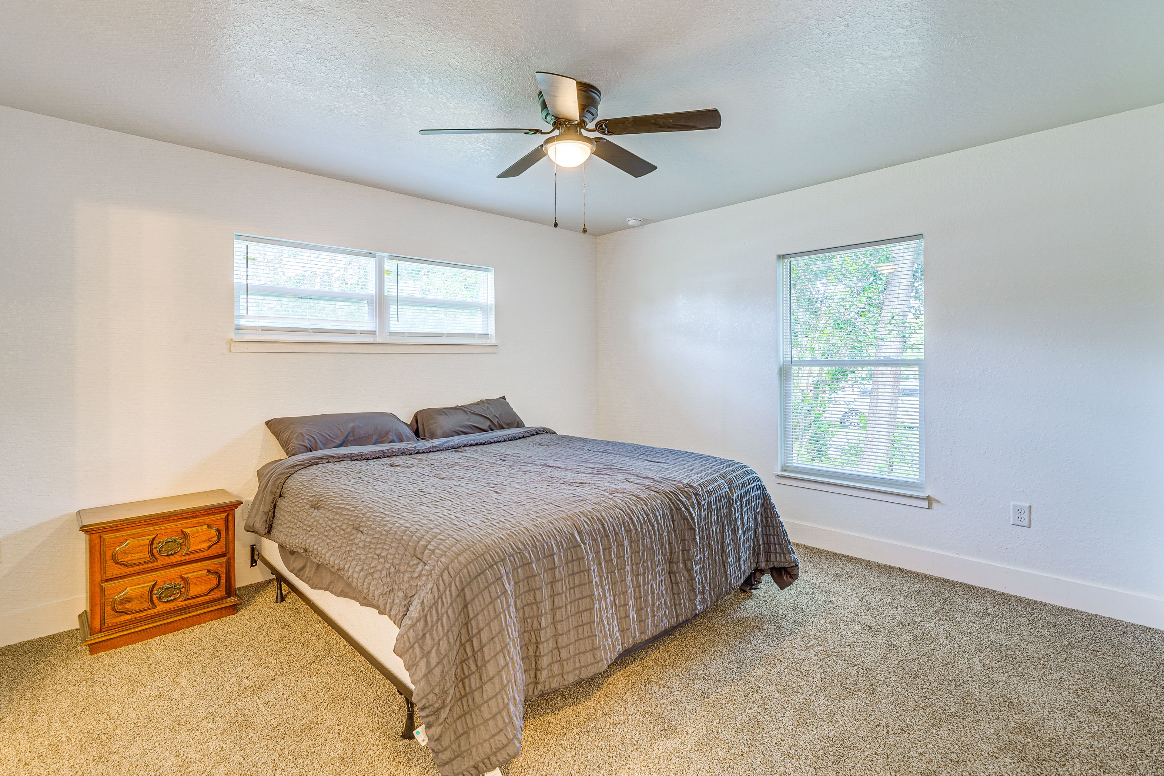 Bedroom 1 | King Bed