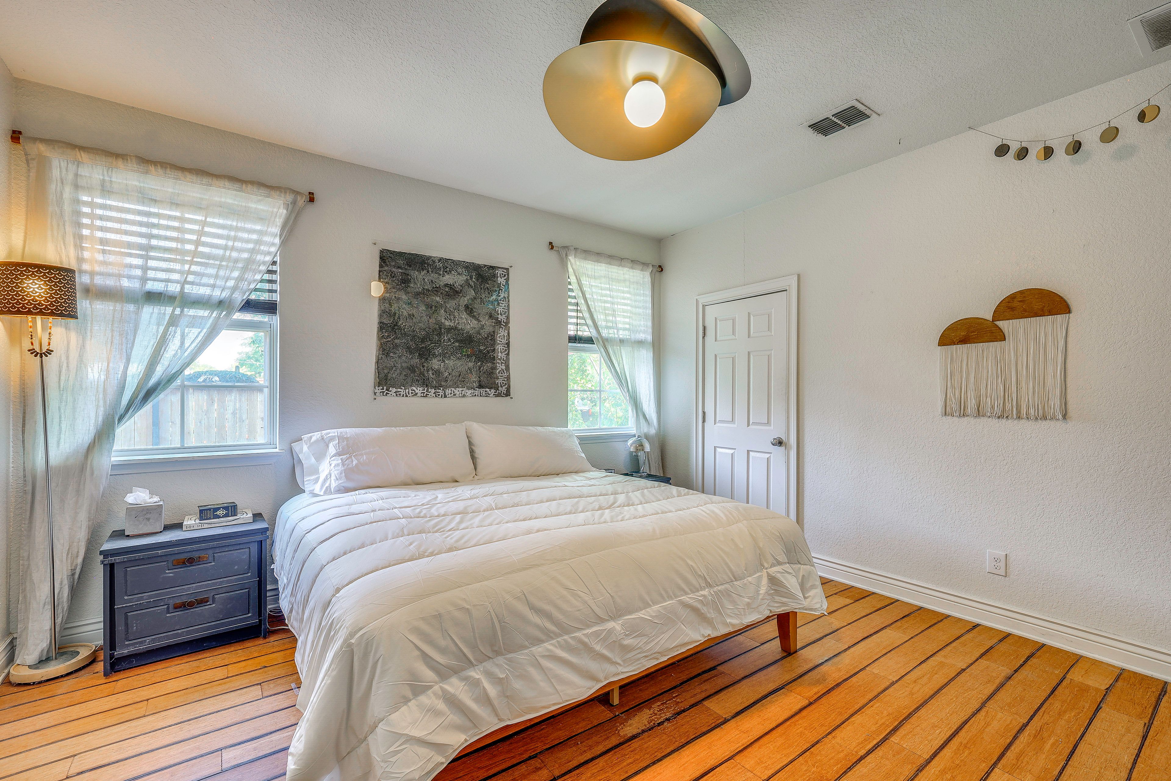 Bedroom 1 | King Bed