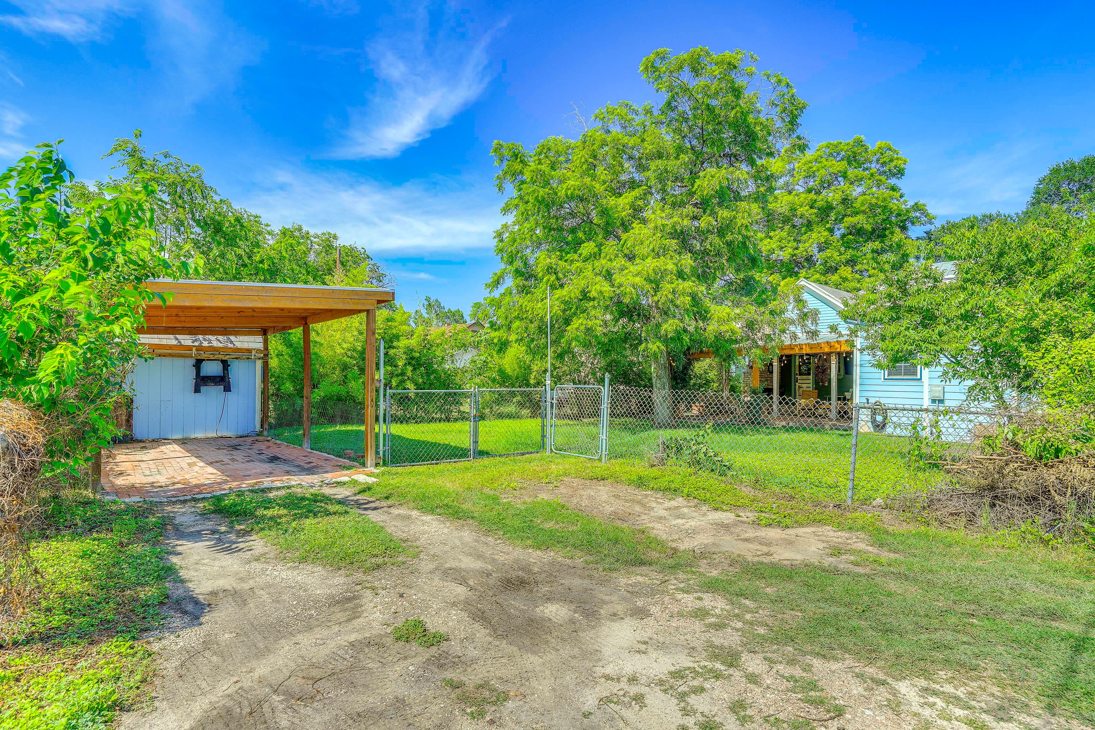 Parking | Carport (3 Vehicles)