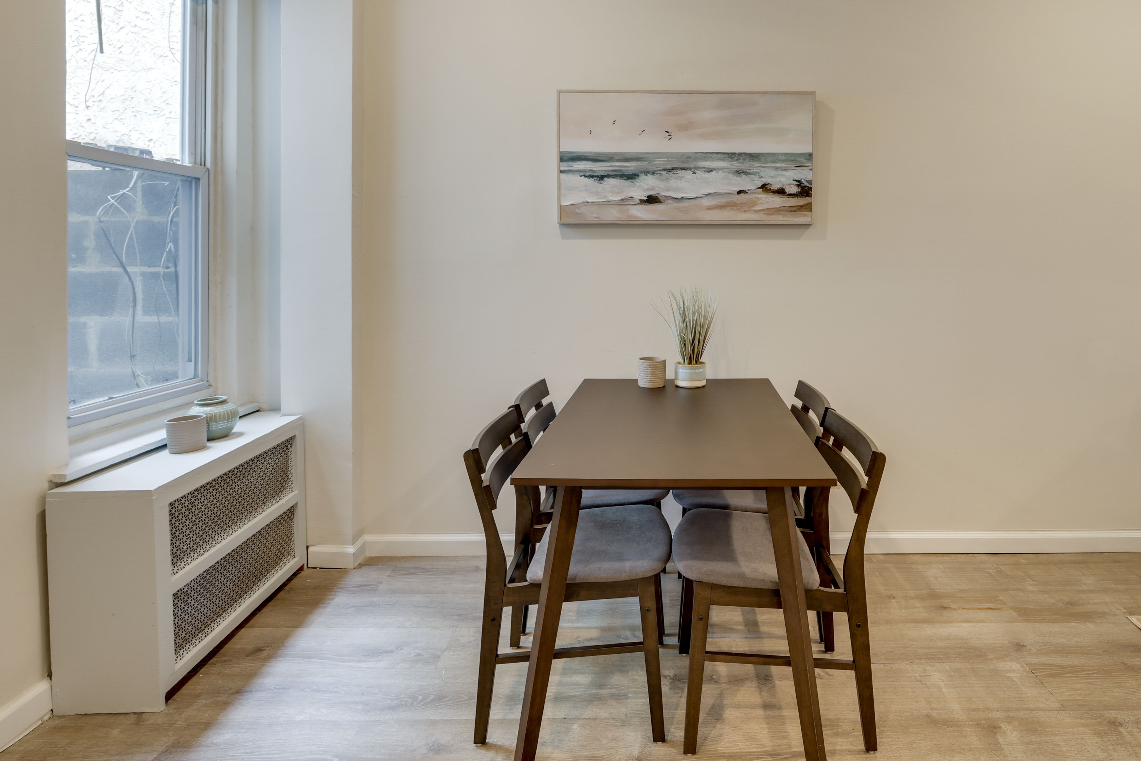 Dining Area | Dishware/Flatware