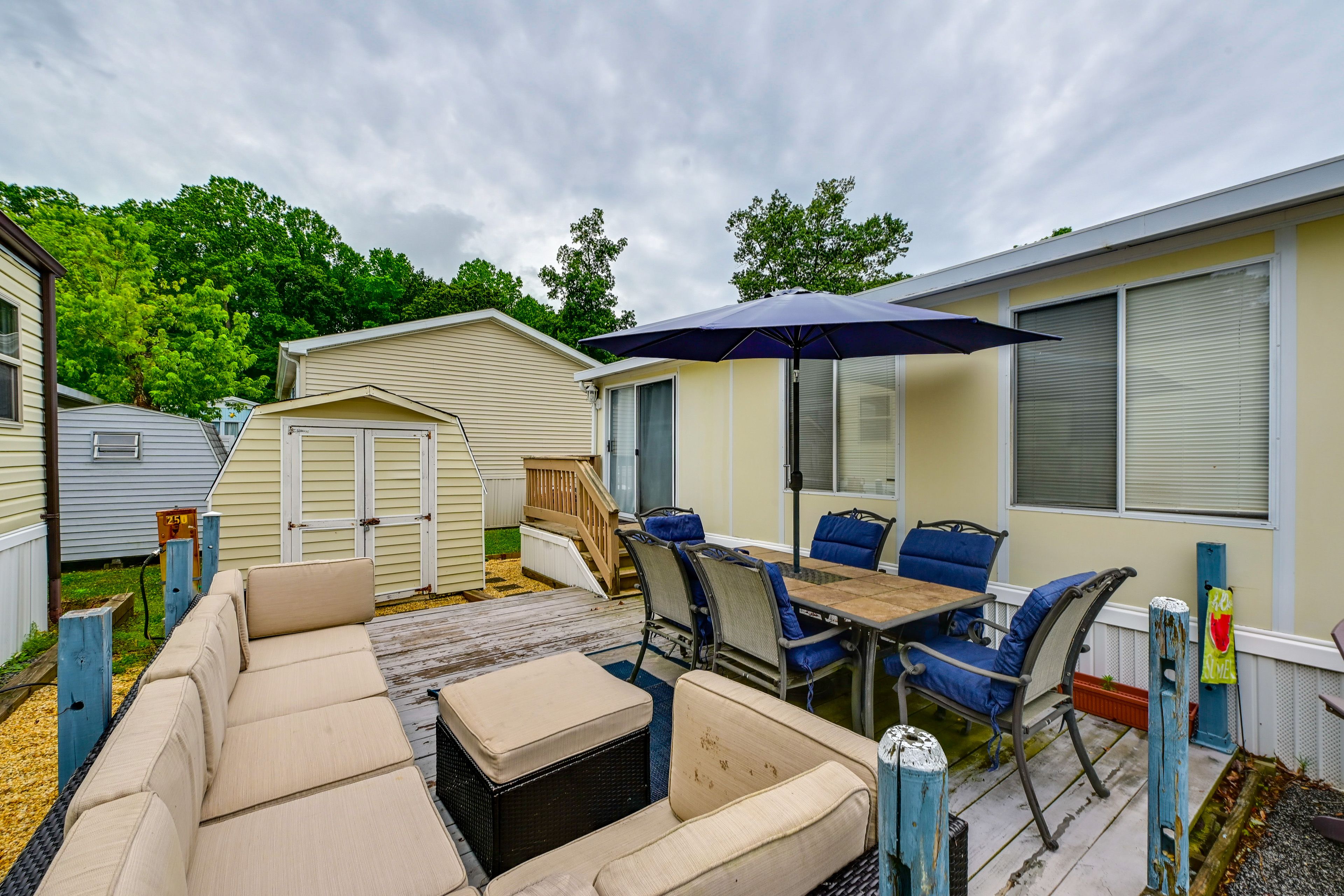 Private Deck