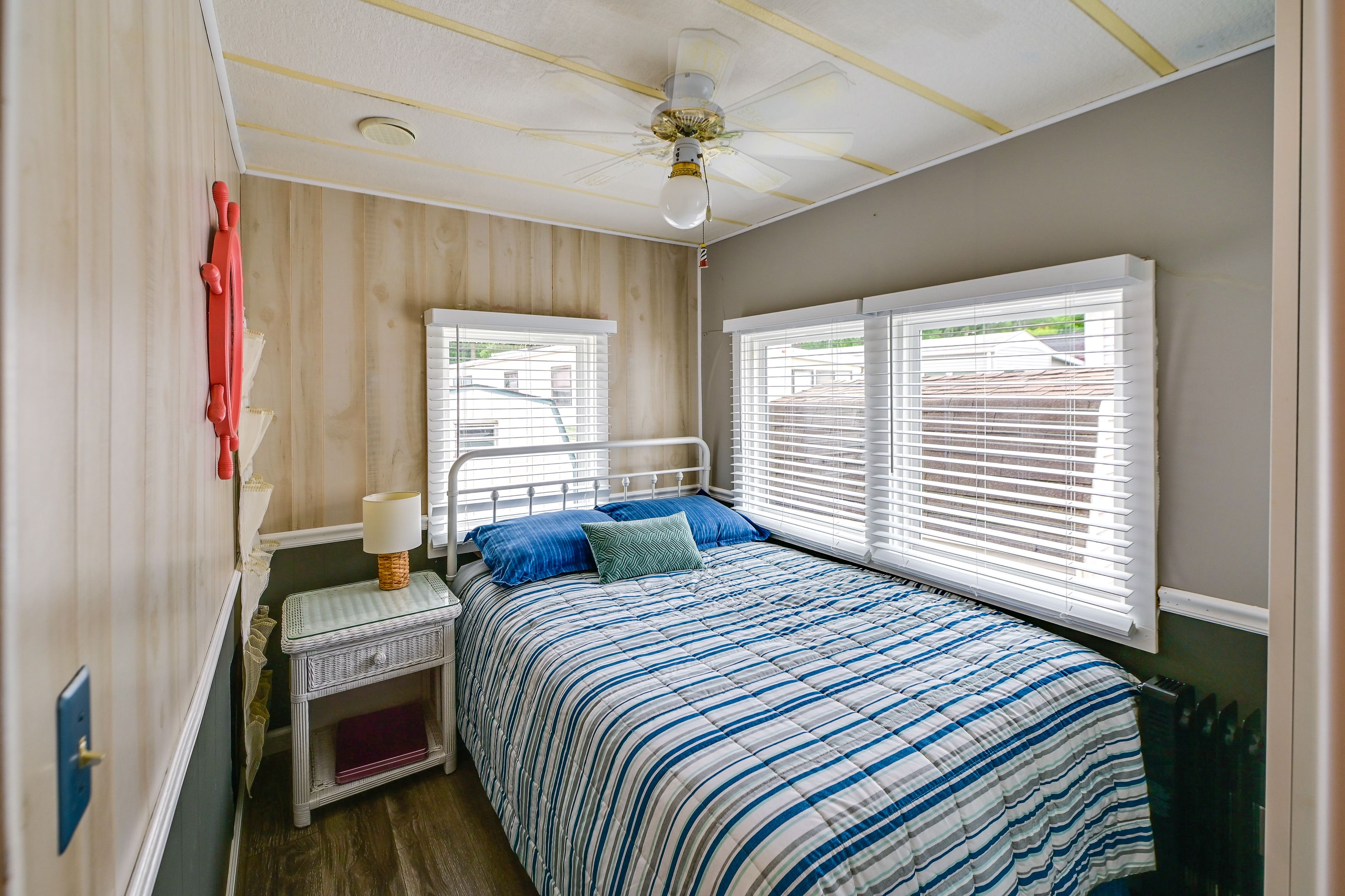 Bedroom 1 | Full Bed
