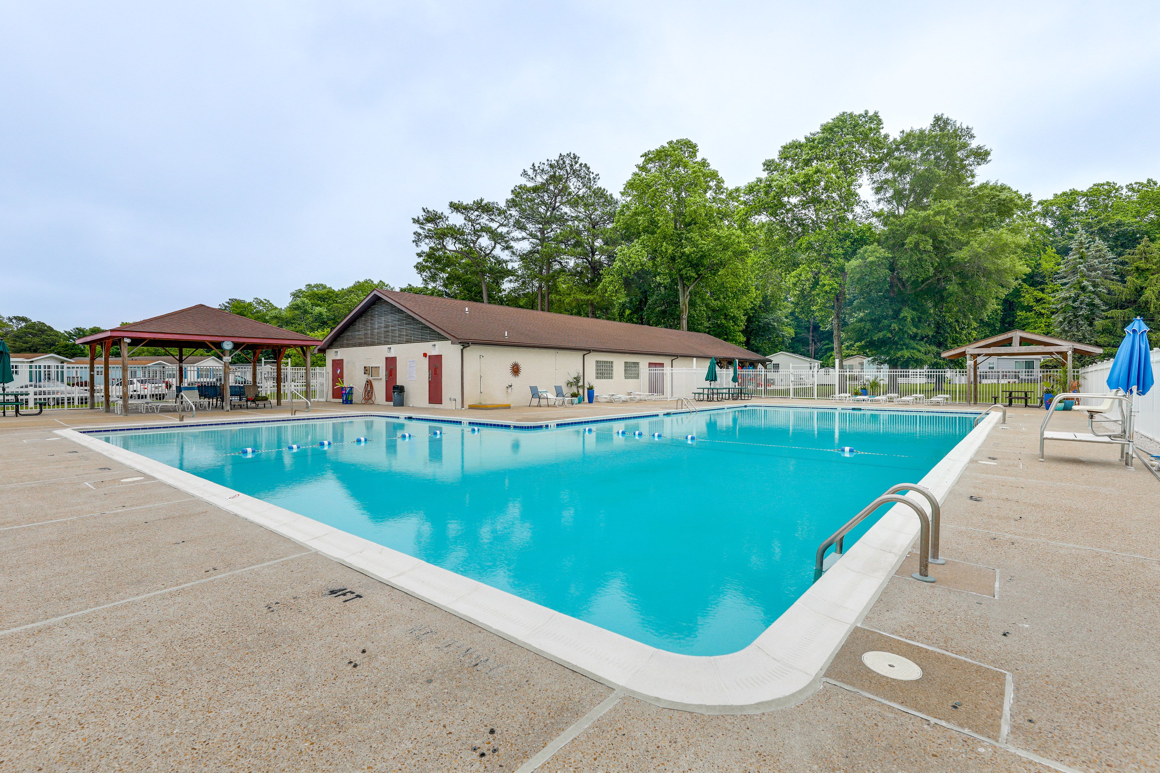 White Horse Park | Community Amenities