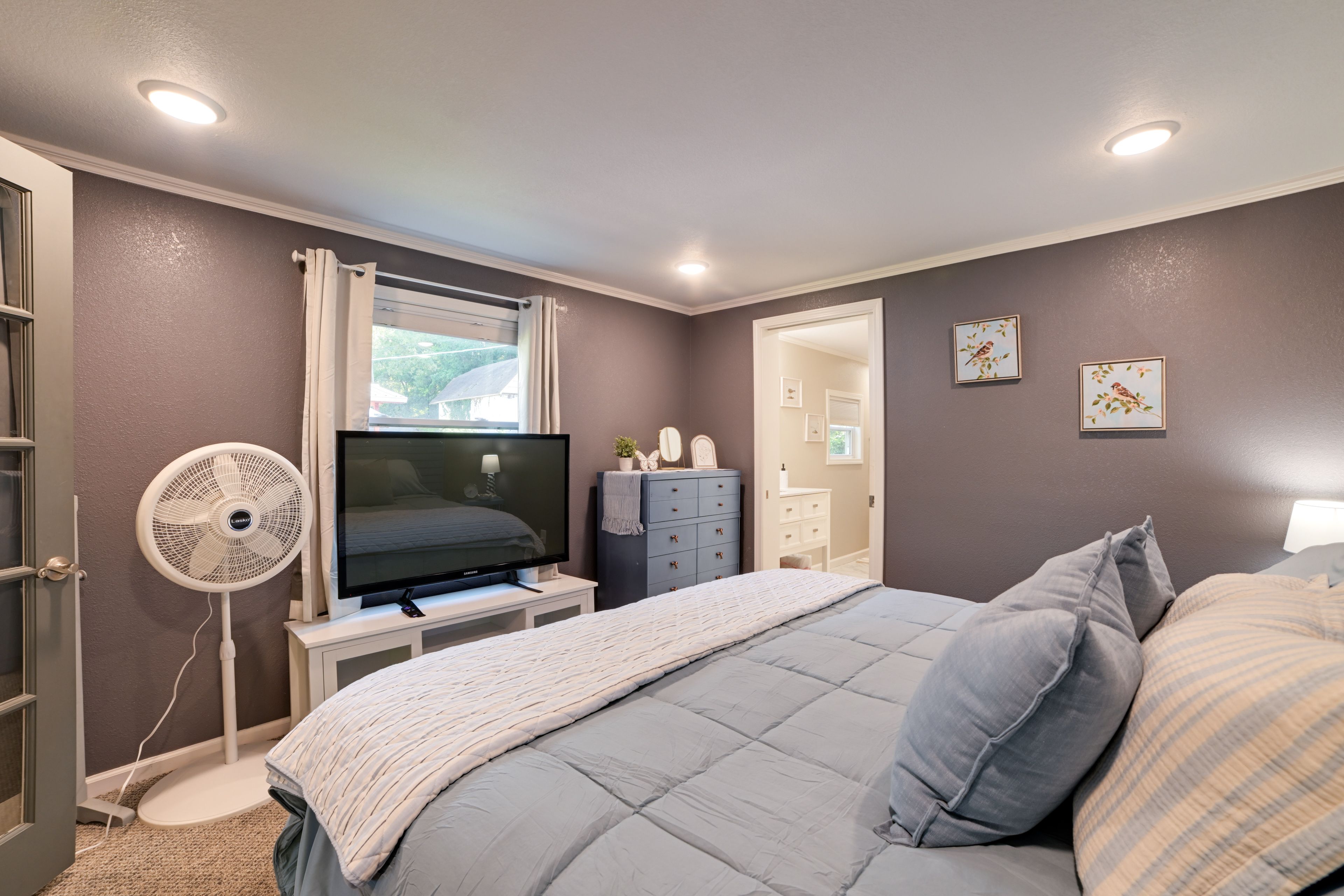 Bedroom 1 | King Bed