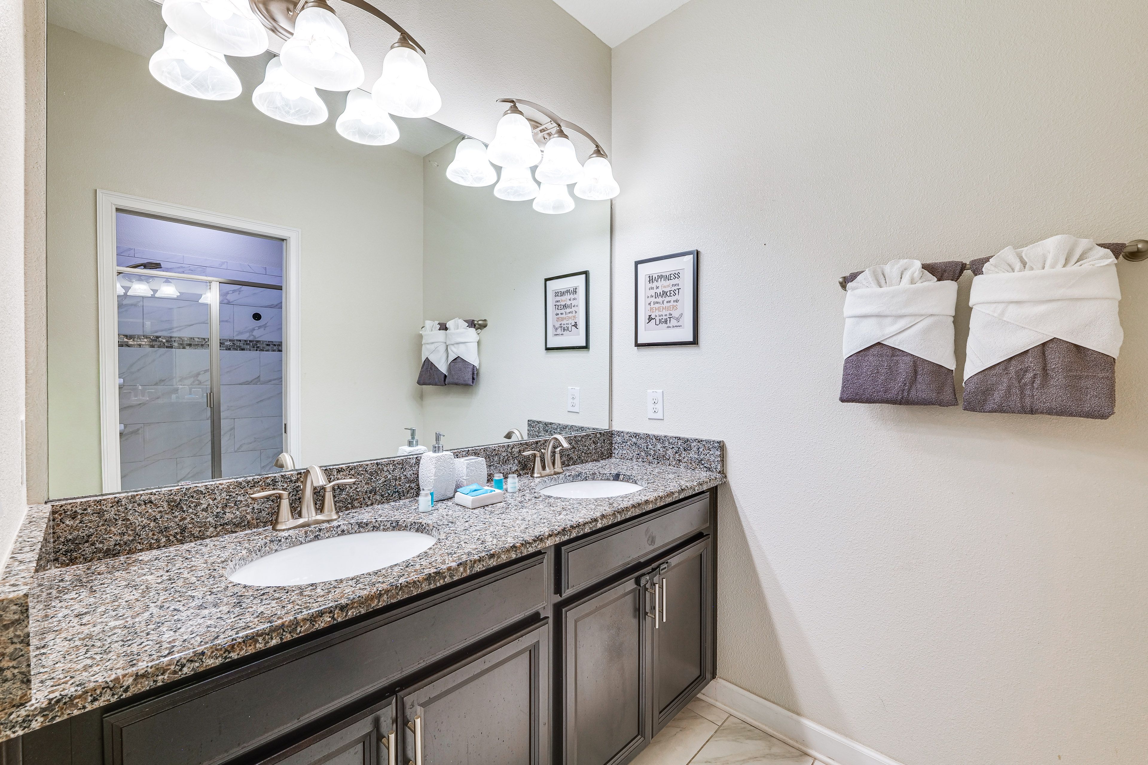 Full Bathroom | 1st Floor