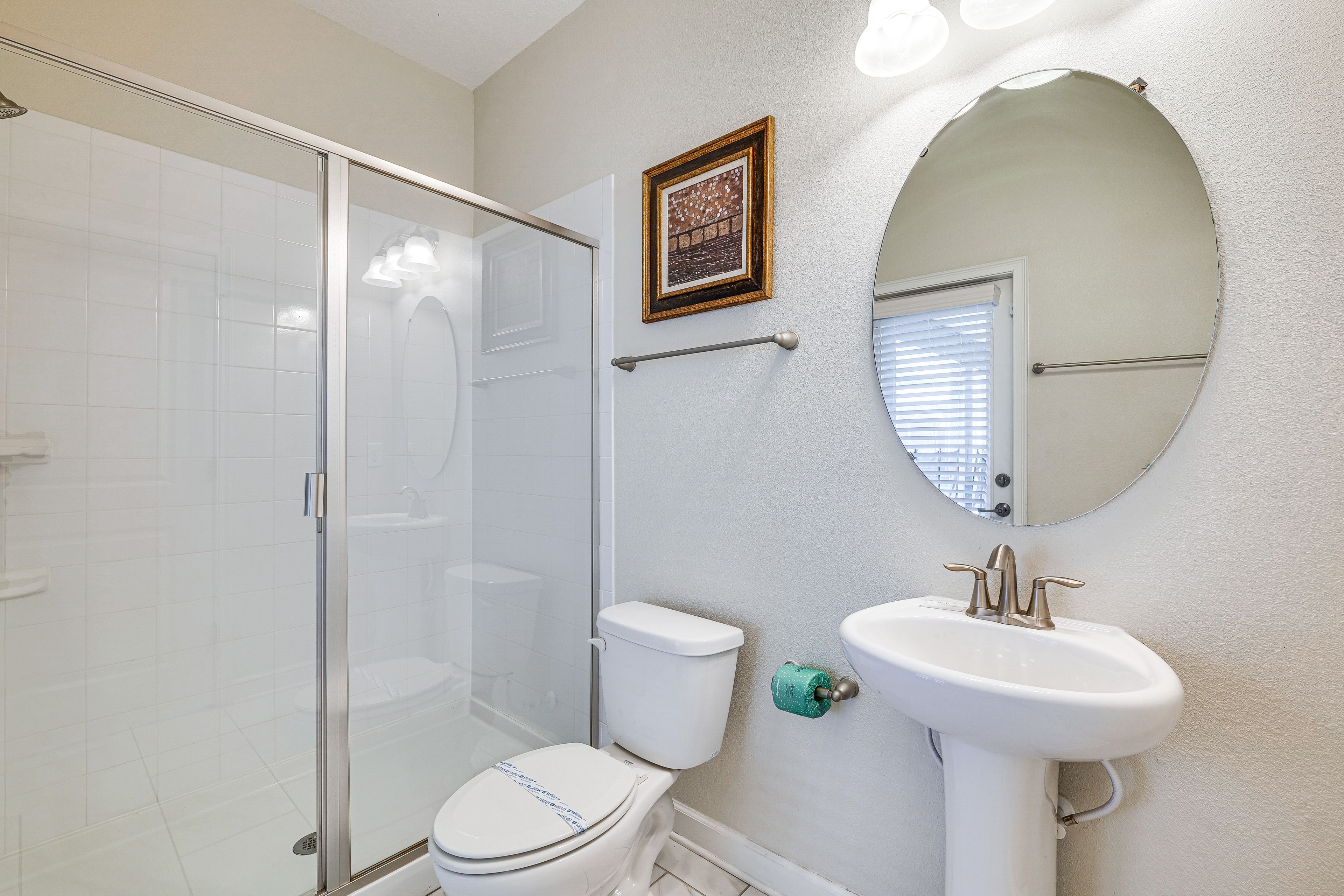Full Bathroom | 1st Floor