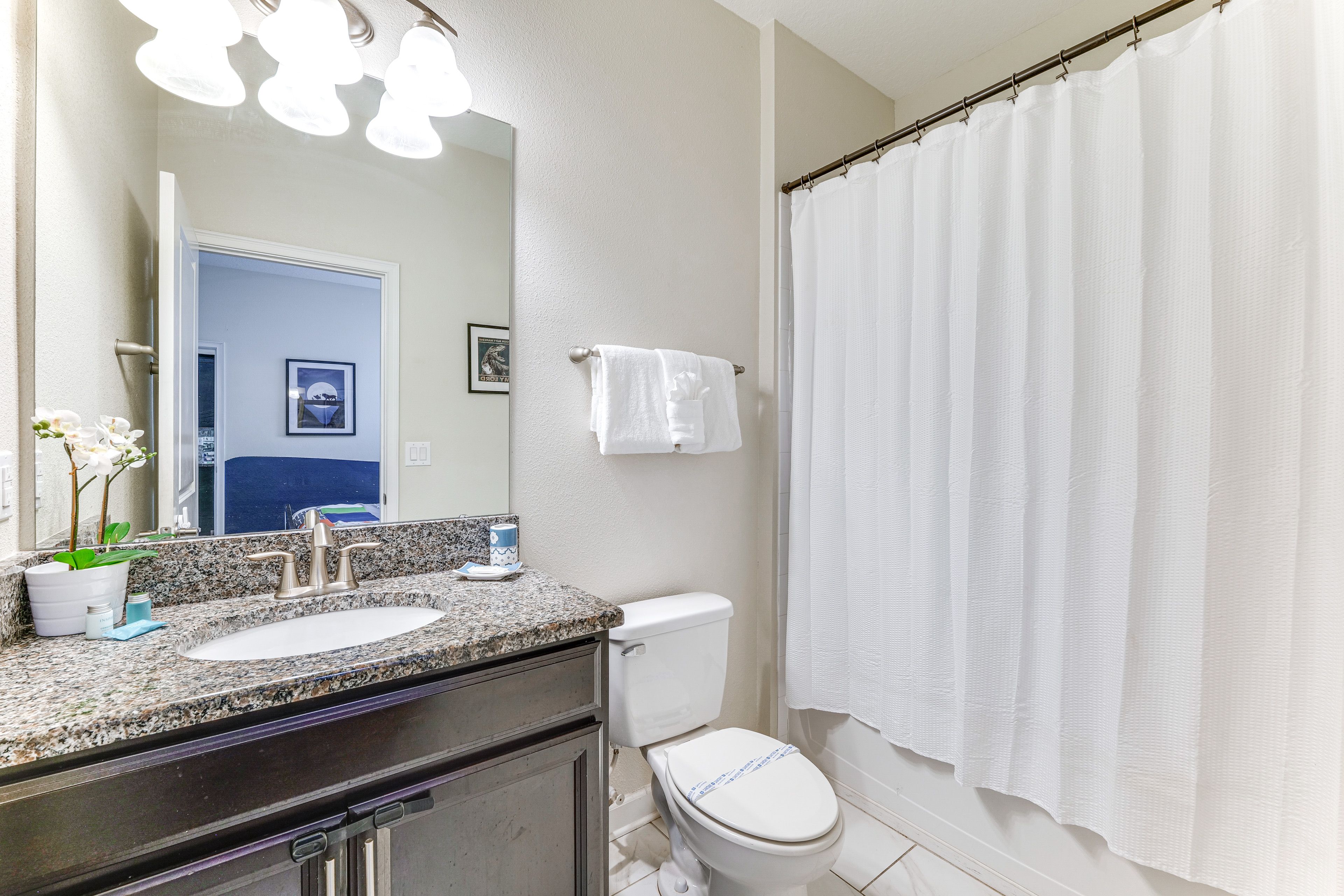 Full Bathroom | 1st Floor