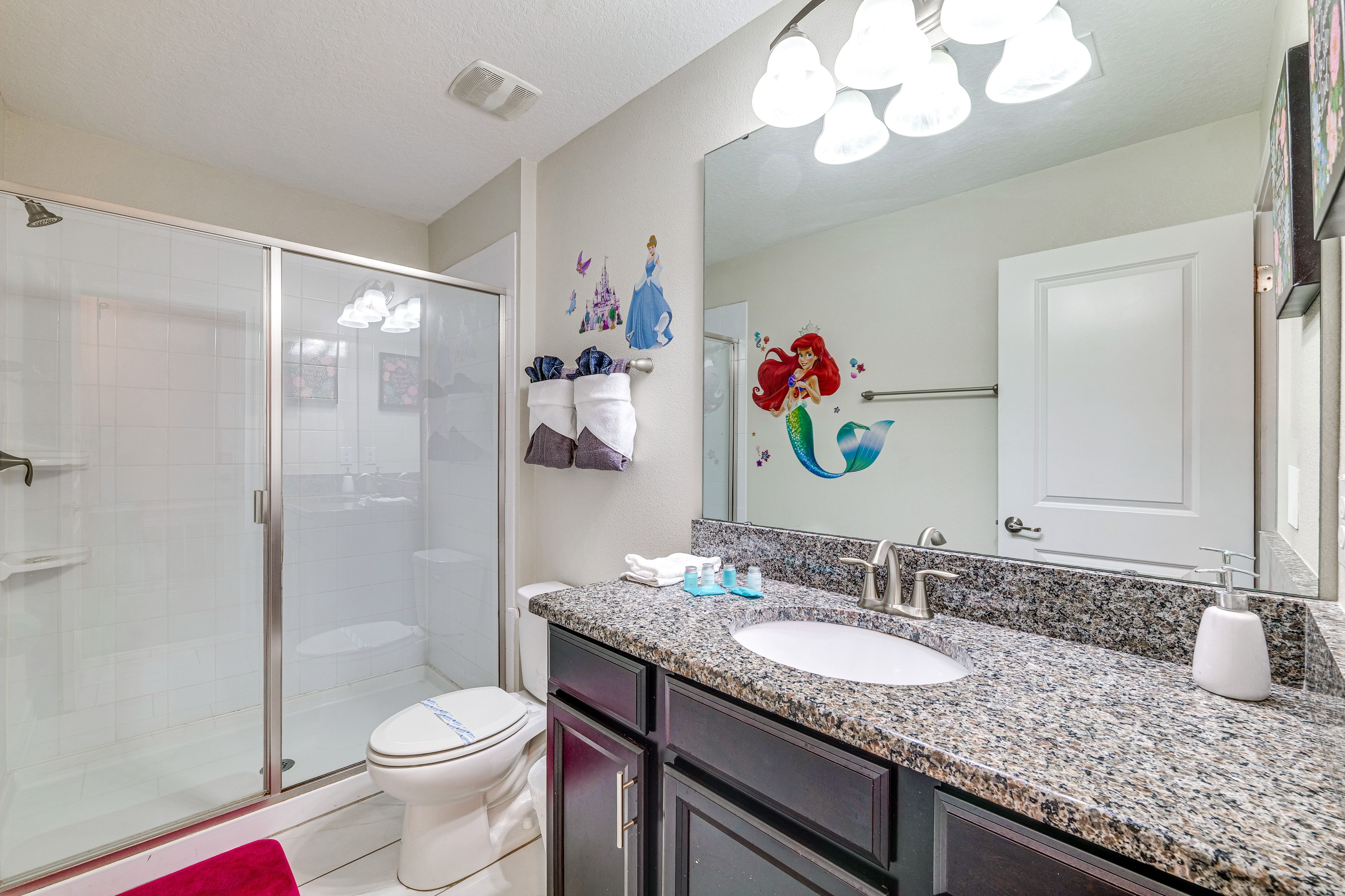 Full Bathroom | 2nd Floor