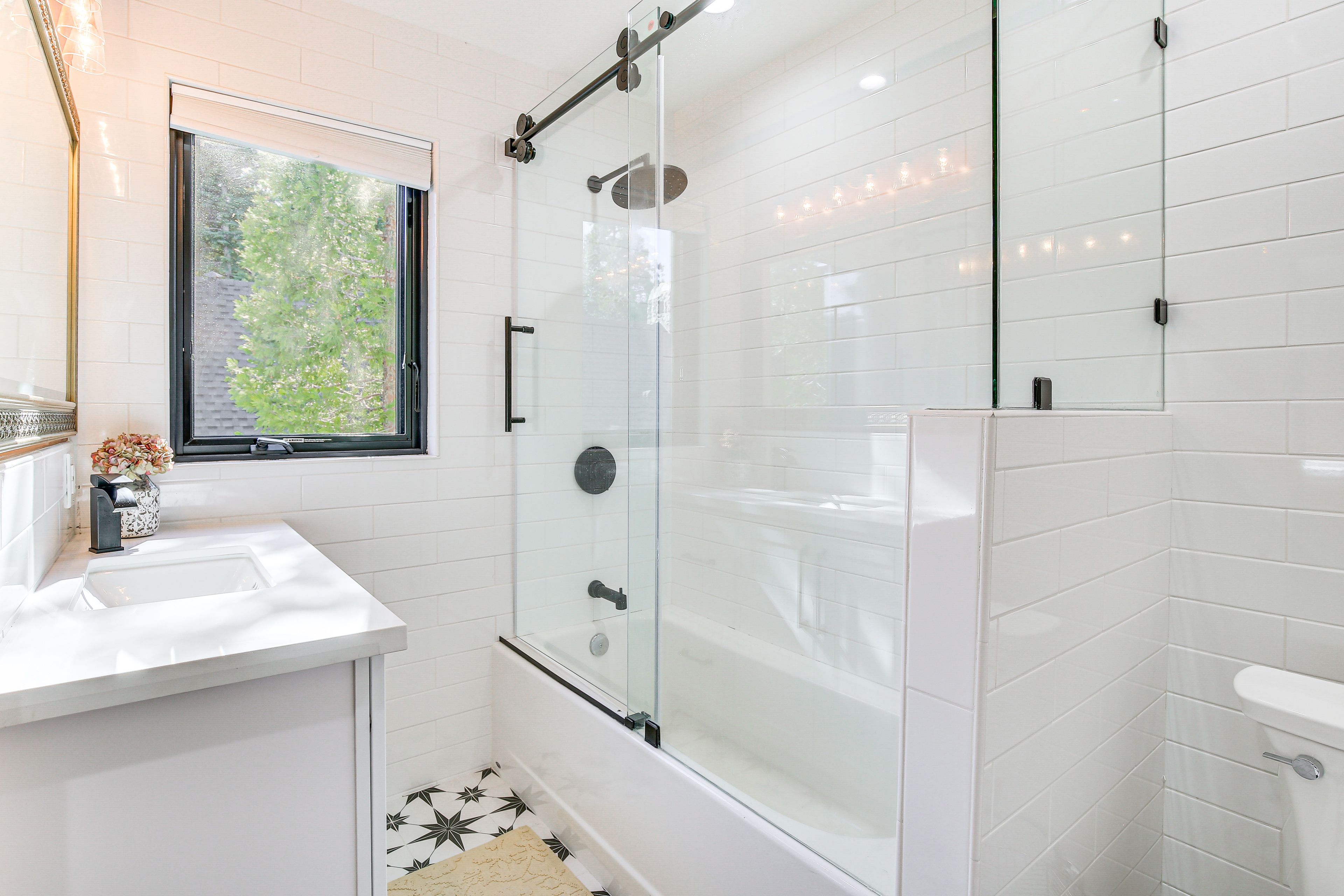 Full Bathroom | Main House