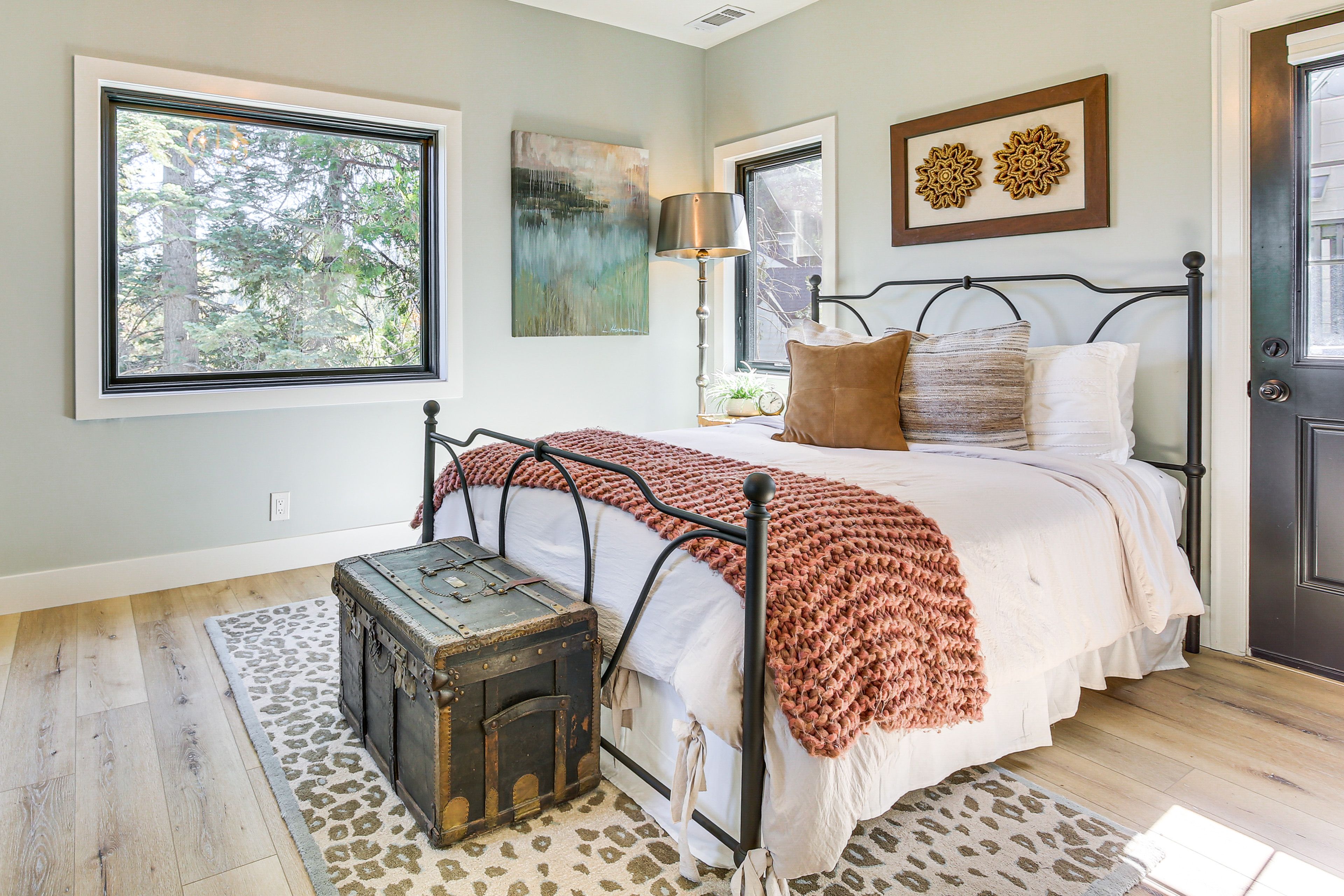 Bedroom 5 | Queen Bed | Main House