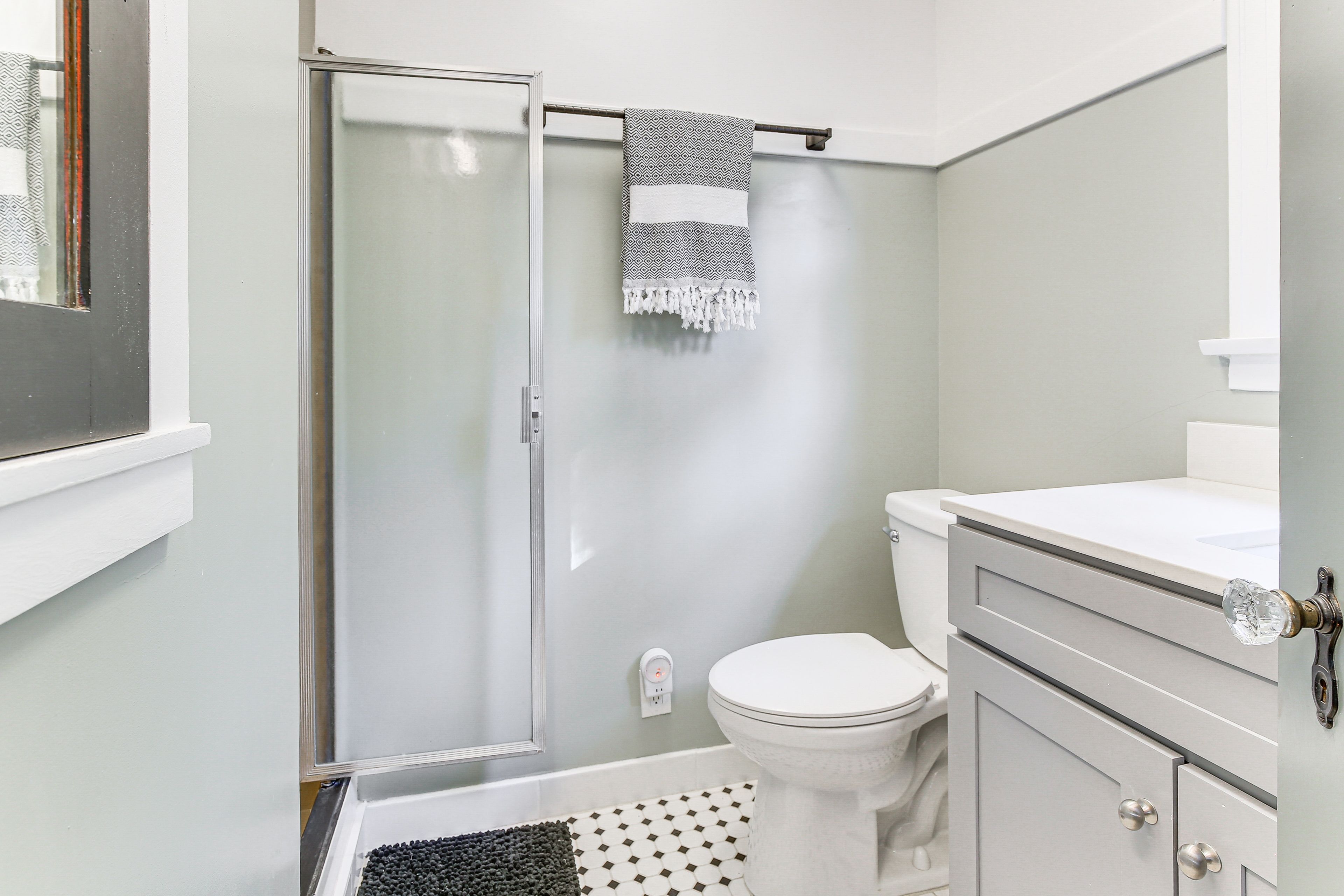 Full Bathroom | Apartment