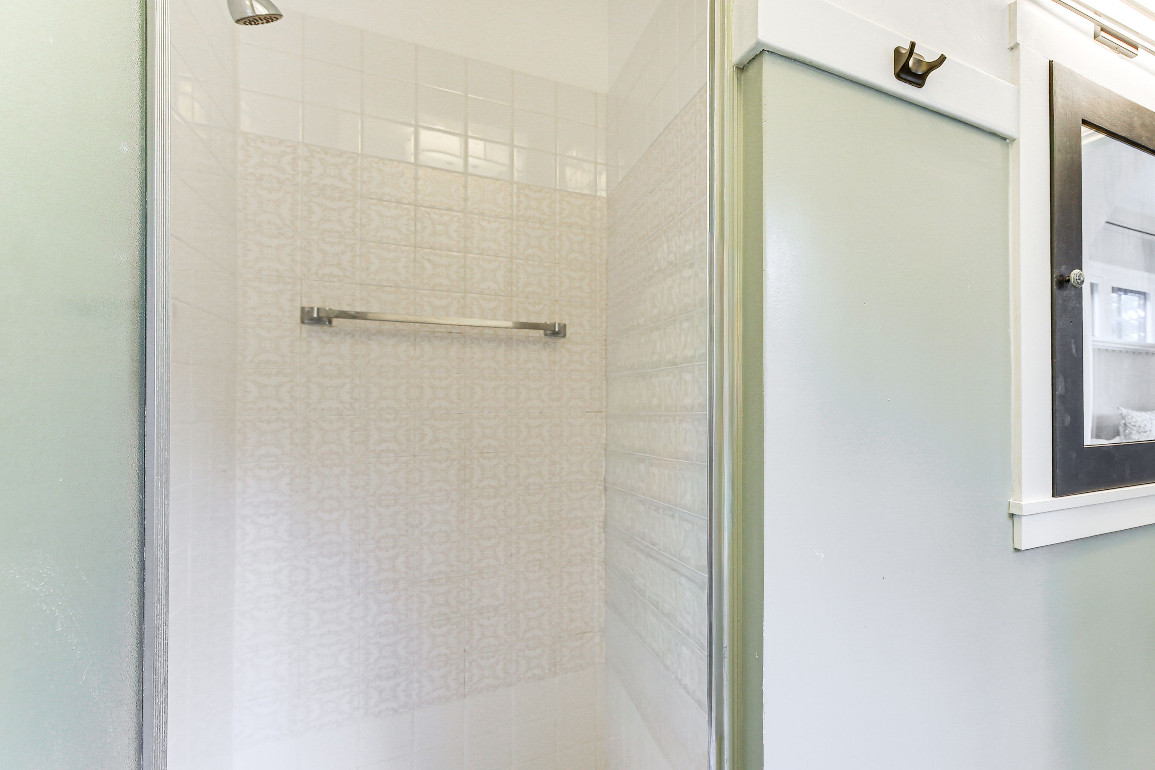 Full Bathroom | Apartment