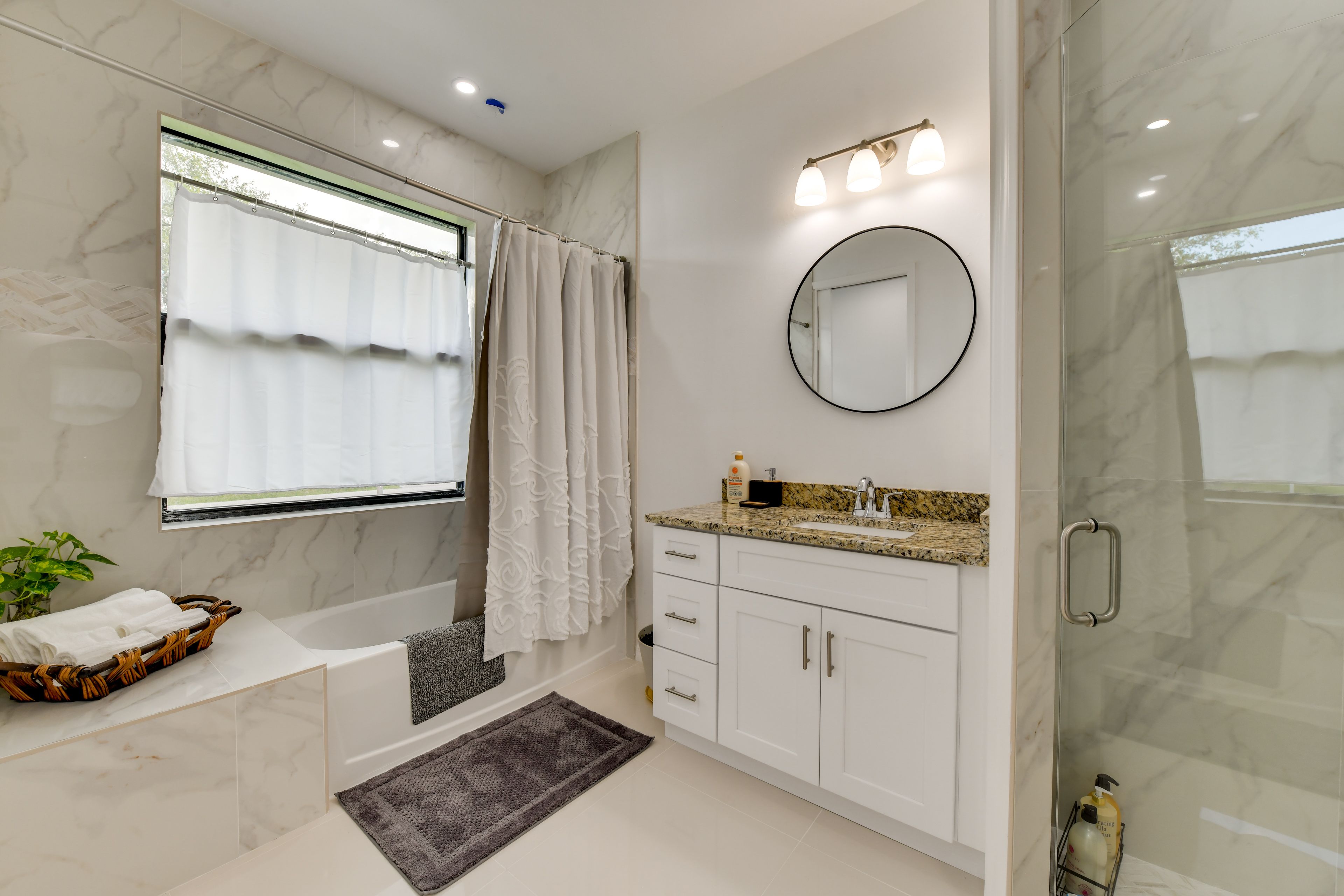 Full Bathroom